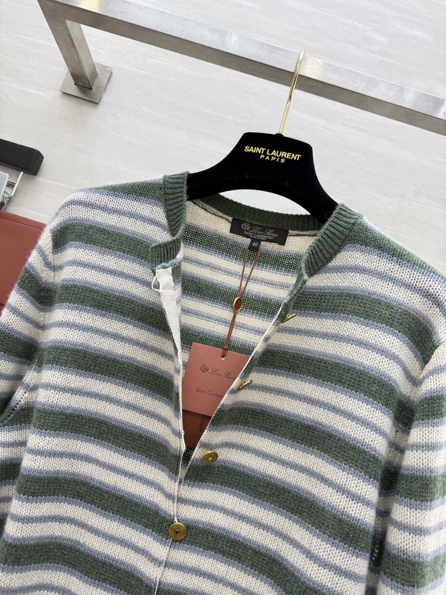 #Loro Piana ²⁵FW Fobello条纹开衫 采用品牌标志性Baby Cashmere 山羊