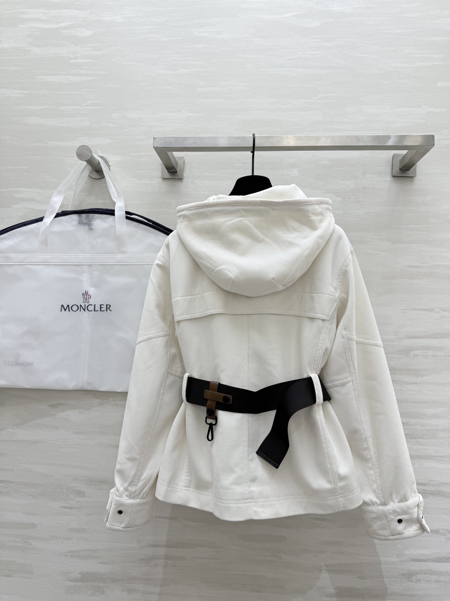 #Moncle♡²⁵秋冬新款 滑雪系列 连帽收腰冲锋衣外套 定制细节五金精致高级 高品质 现货首发siz