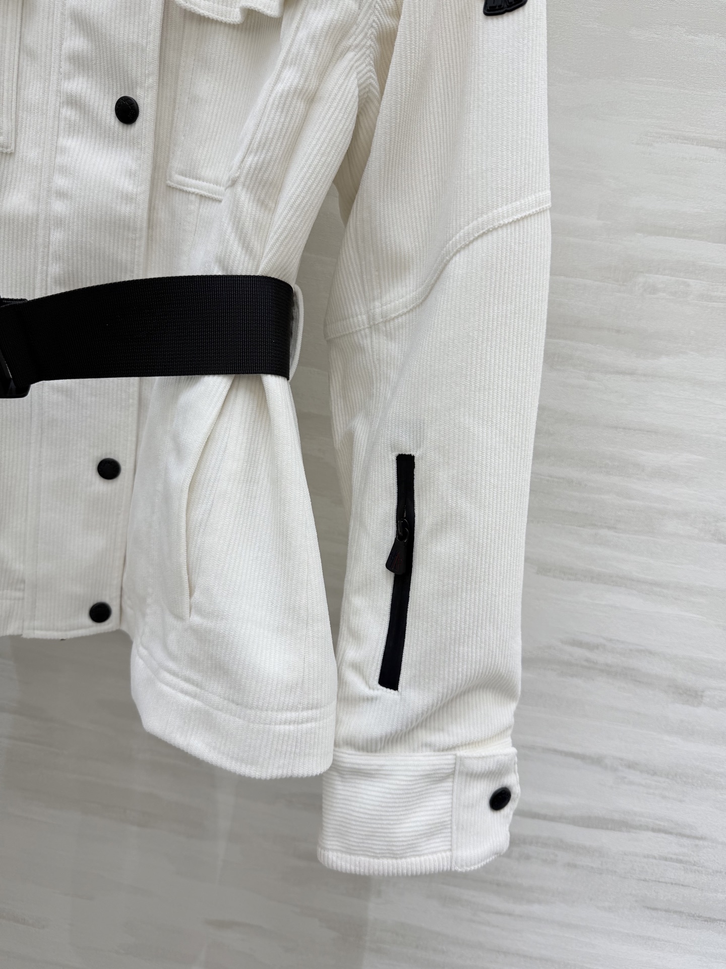 #Moncle♡²⁵秋冬新款 滑雪系列 连帽收腰冲锋衣外套 定制细节五金精致高级 高品质 现货首发siz