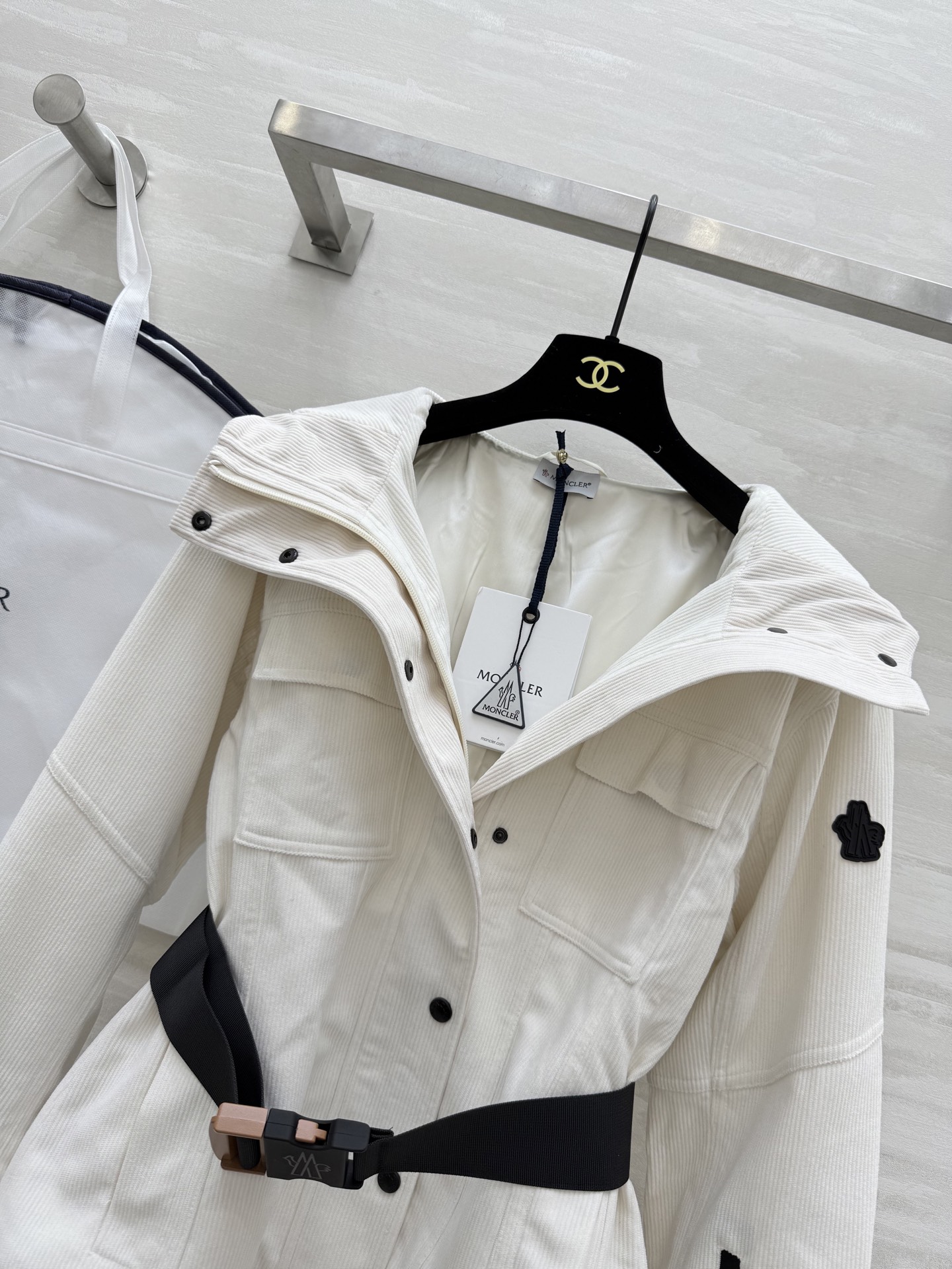 #Moncle♡²⁵秋冬新款 滑雪系列 连帽收腰冲锋衣外套 定制细节五金精致高级 高品质 现货首发siz