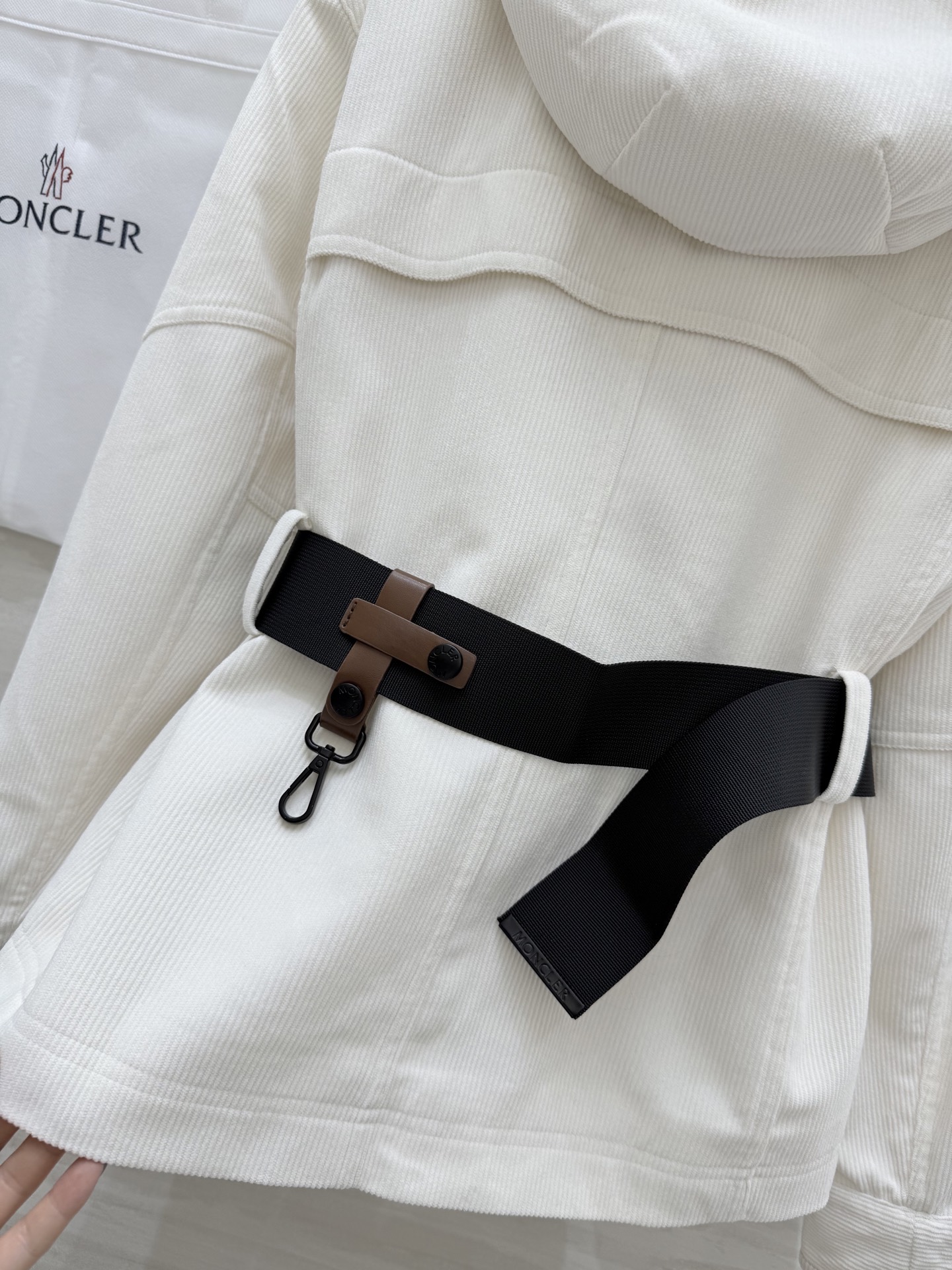 #Moncle♡²⁵秋冬新款 滑雪系列 连帽收腰冲锋衣外套 定制细节五金精致高级 高品质 现货首发siz