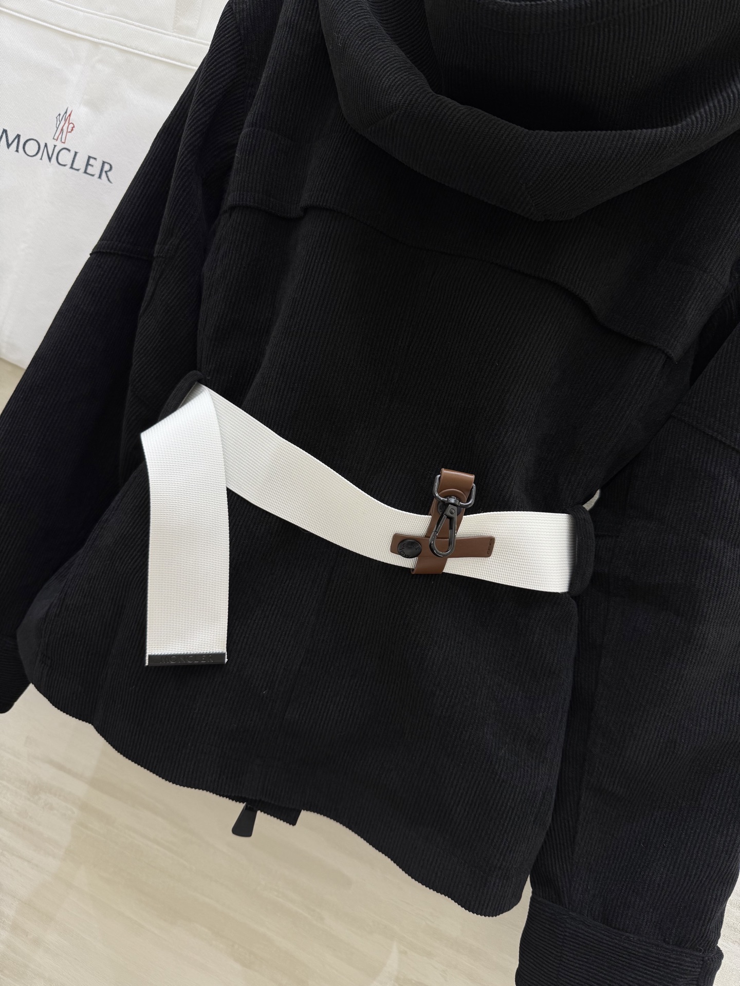 #Moncle♡²⁵秋冬新款 滑雪系列 连帽收腰冲锋衣外套 定制细节五金精致高级 高品质 现货首发siz