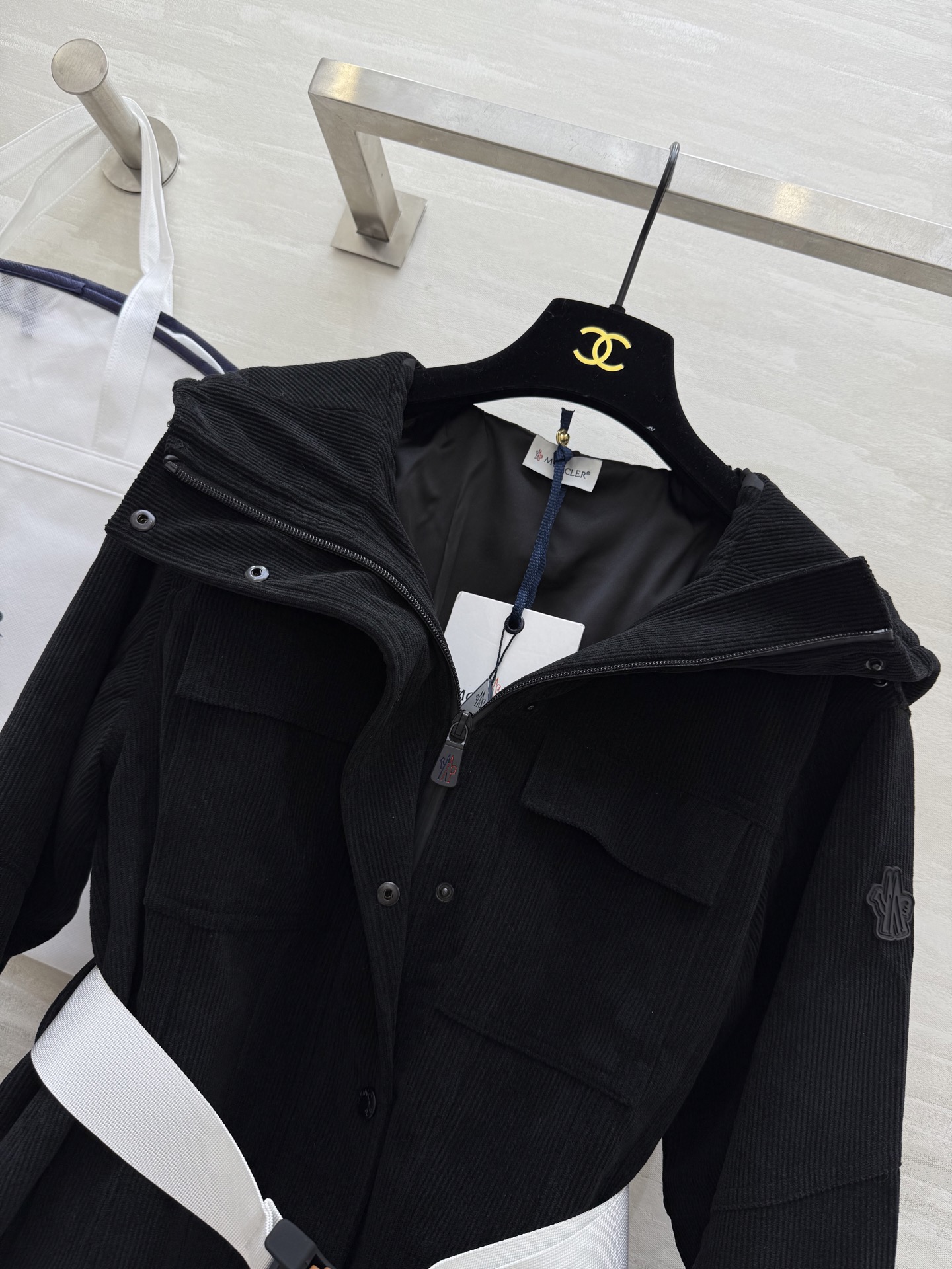 #Moncle♡²⁵秋冬新款 滑雪系列 连帽收腰冲锋衣外套 定制细节五金精致高级 高品质 现货首发siz