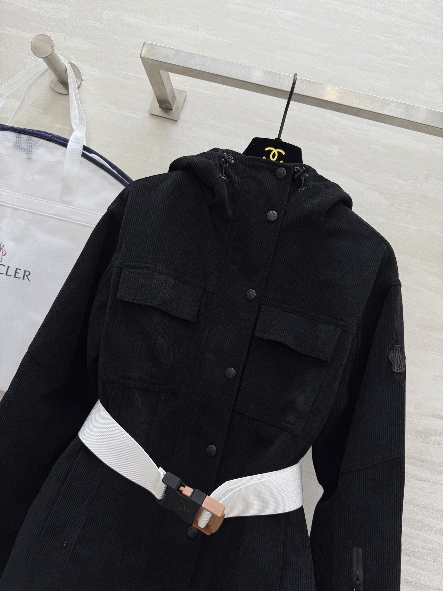 #Moncle♡²⁵秋冬新款 滑雪系列 连帽收腰冲锋衣外套 定制细节五金精致高级 高品质 现货首发siz