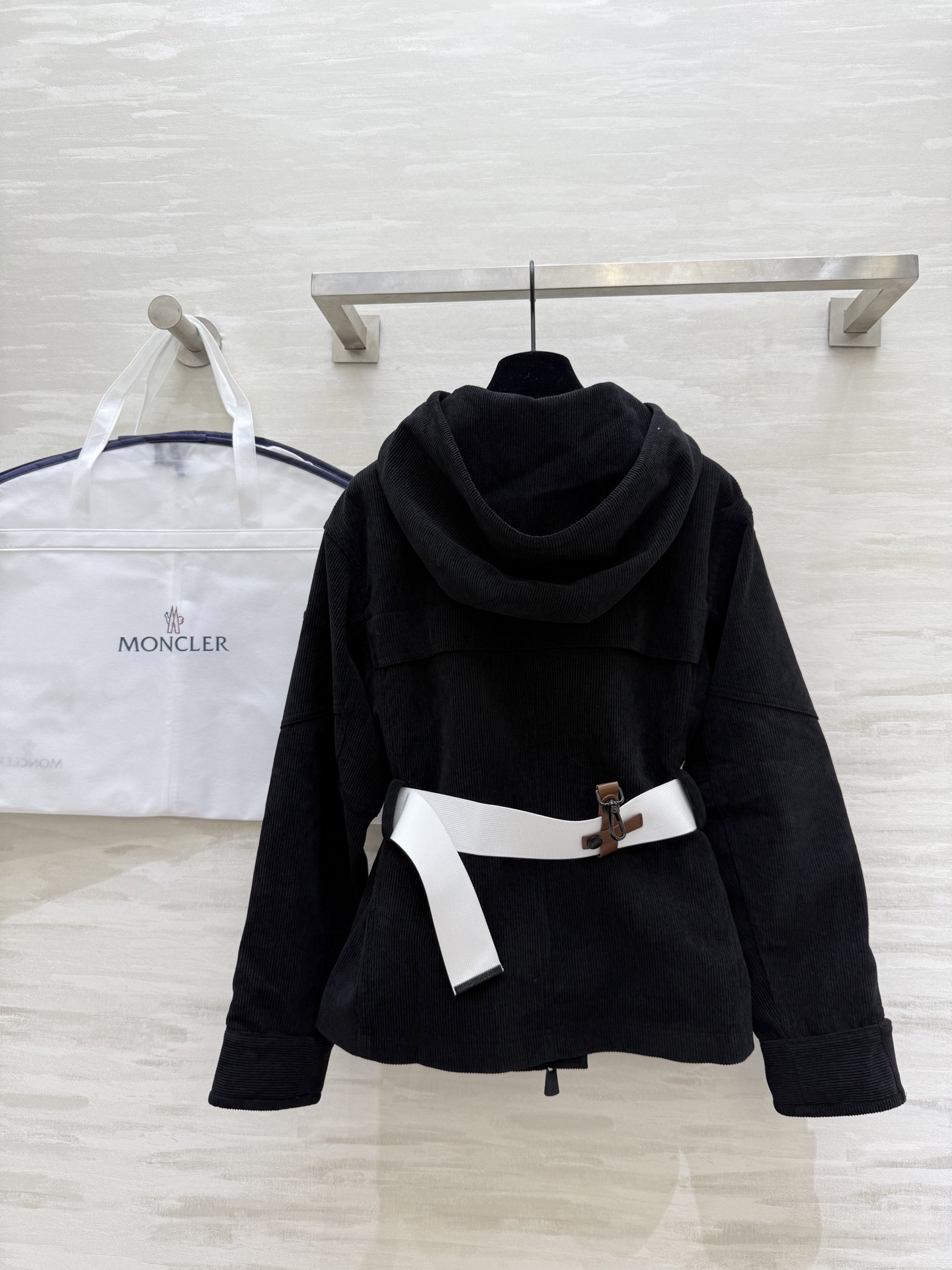 #Moncle♡²⁵秋冬新款 滑雪系列 连帽收腰冲锋衣外套 定制细节五金精致高级 高品质 现货首发siz