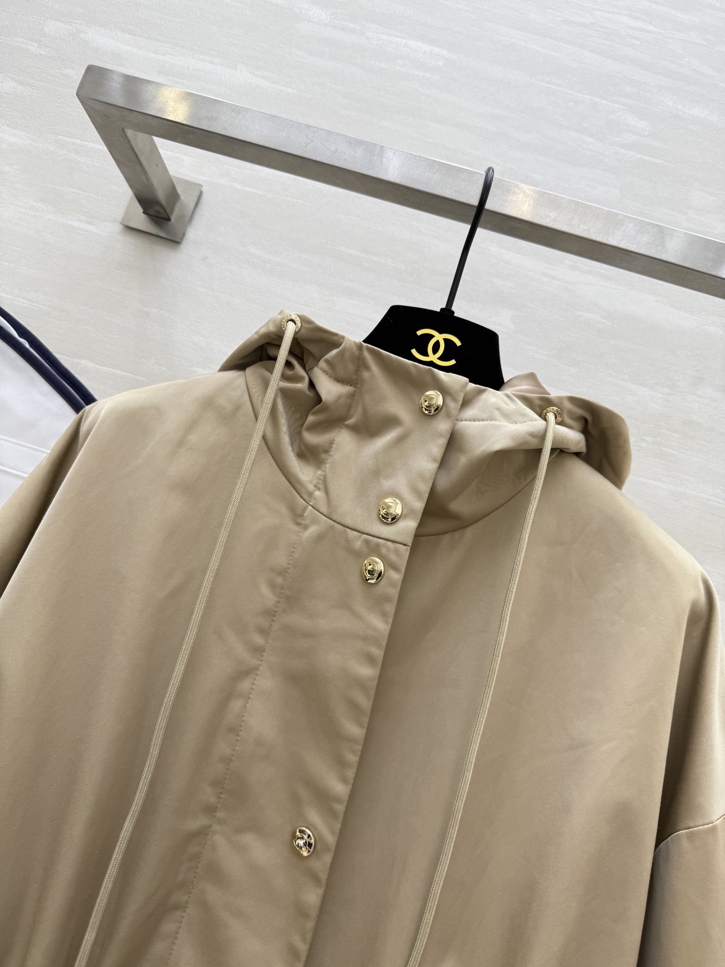 #Moncle♡²⁵英伦度假风⛱️ 休闲廓形连帽抽绳收腰冲锋衣外套 高品质定制 现货首发size：S/M