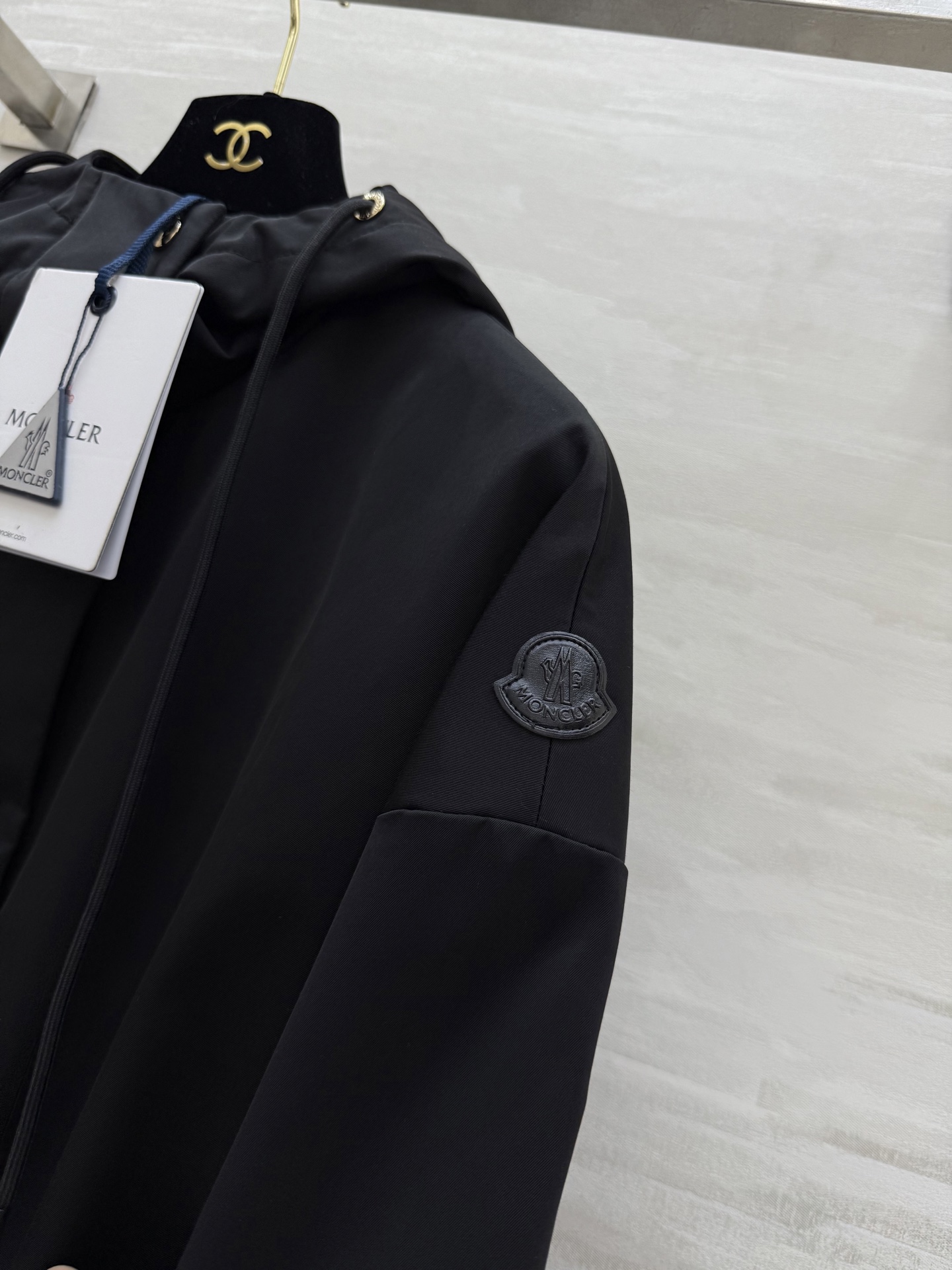 #Moncle♡²⁵英伦度假风⛱️ 休闲廓形连帽抽绳收腰冲锋衣外套 高品质定制 现货首发size：S/M