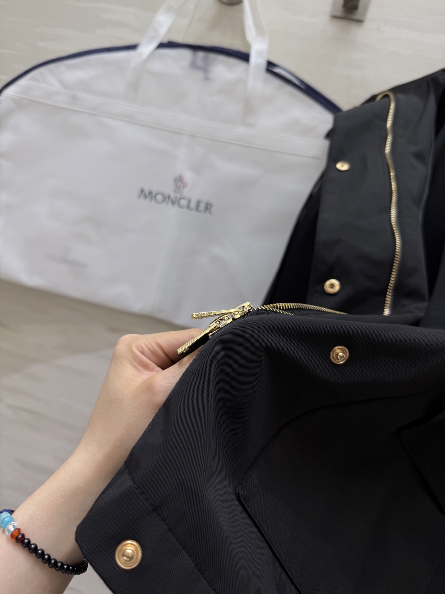 #Moncle♡²⁵英伦度假风⛱️ 休闲廓形连帽抽绳收腰冲锋衣外套 高品质定制 现货首发size：S/M