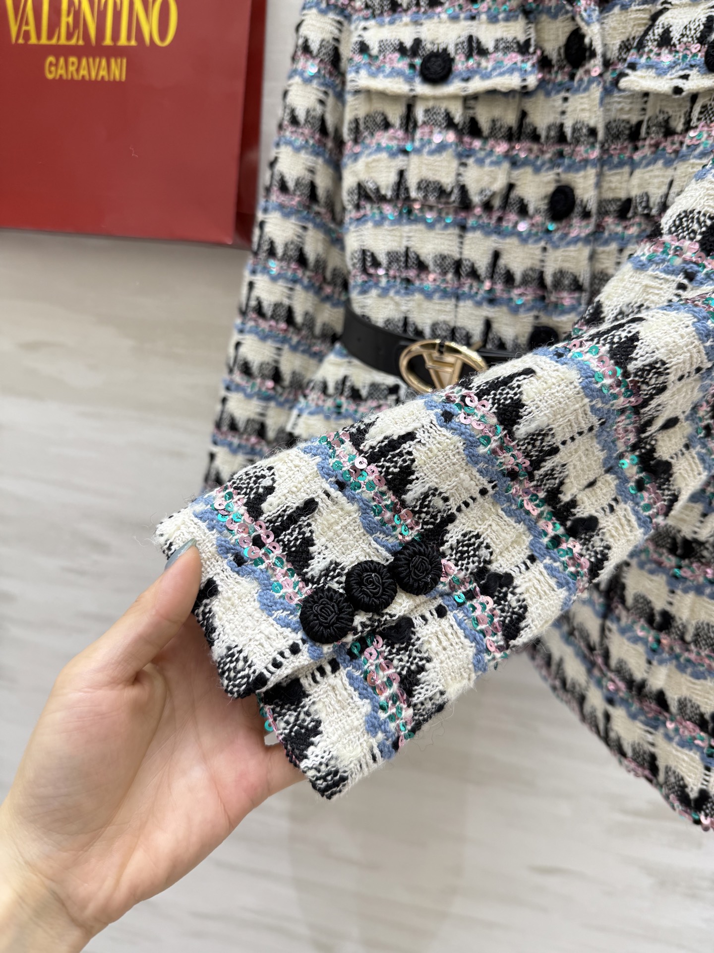 #Valentin♡²⁵秋冬新款 羊毛编织花呢外套 定制腰带精致高级 立体剪裁版型上身非常显瘦显气质 高