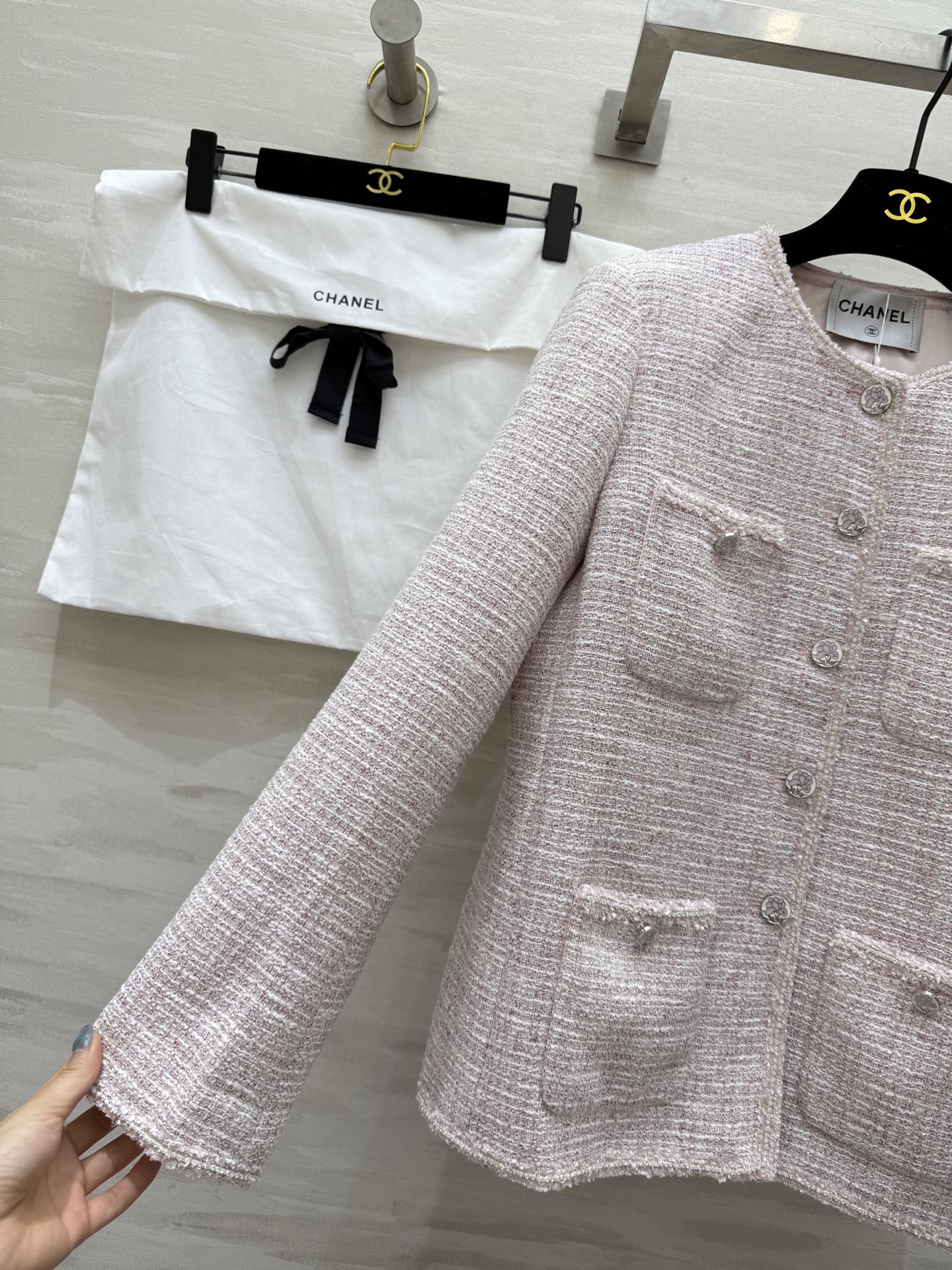 #Chane♡²⁵秋冬新款 羊毛编织花呢外套 开模定制花扣 定制编织面料 高品质 现货来size：36/