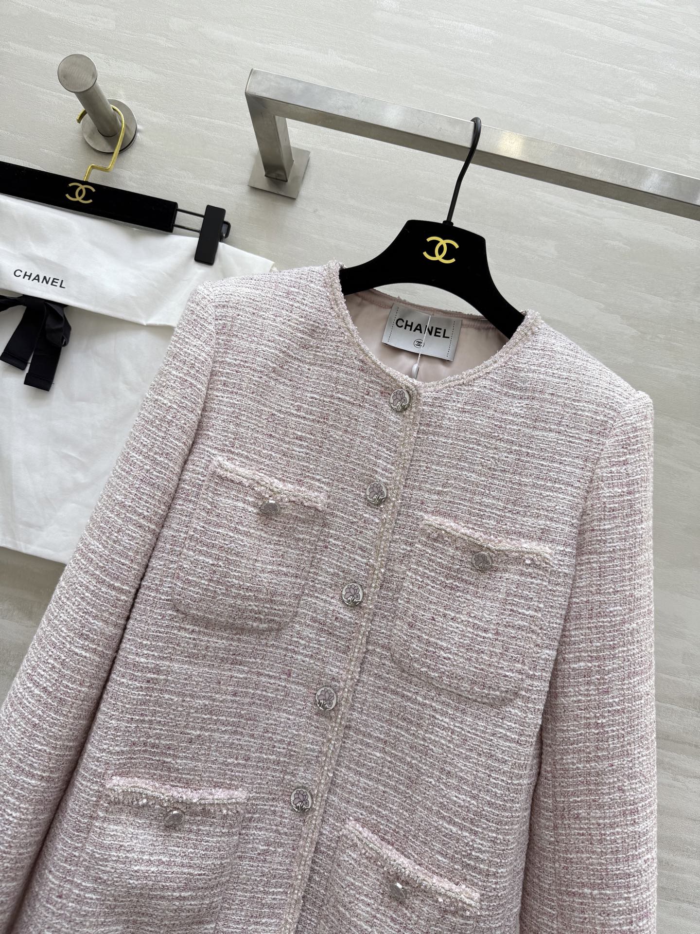 #Chane♡²⁵秋冬新款 羊毛编织花呢外套 开模定制花扣 定制编织面料 高品质 现货来size：36/