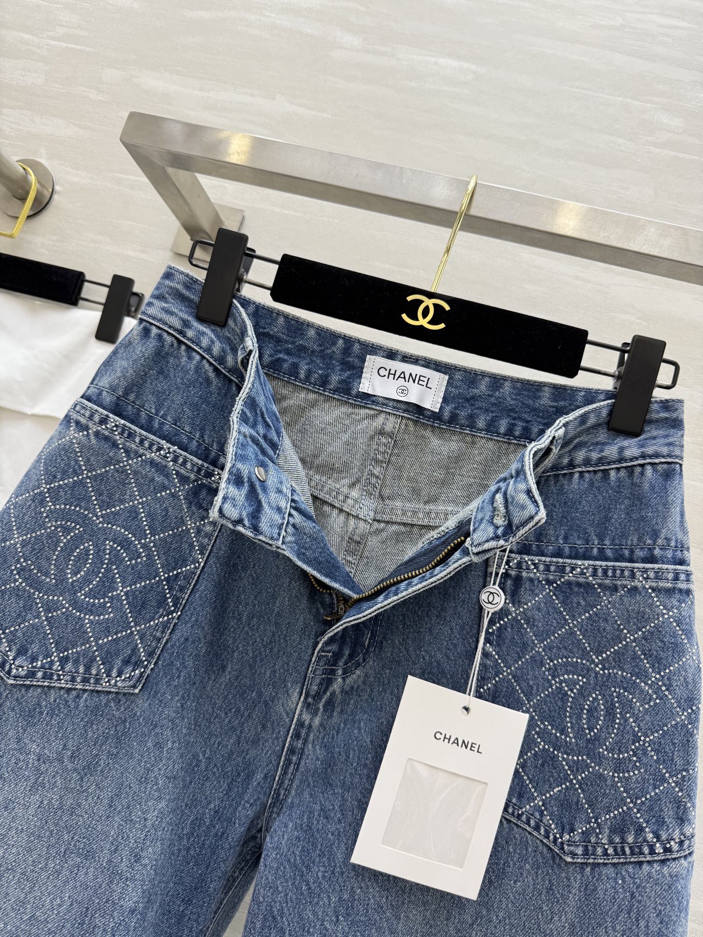 #Chane♡²⁵秋冬新款 小香烫钻牛仔裤 无敌绝绝子的裤型 高温重工烫钻精致高级 高品质 现货来siz