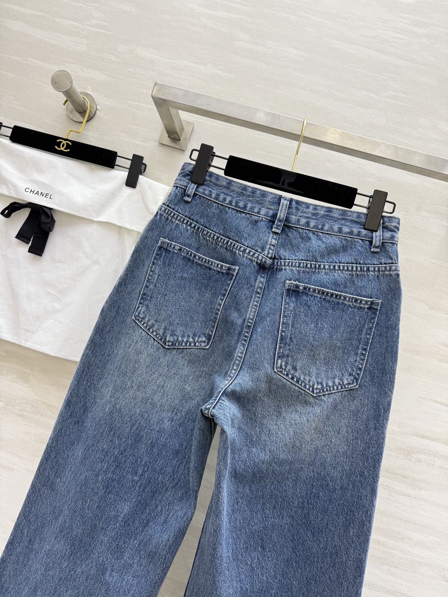 #Chane♡²⁵秋冬新款 小香烫钻牛仔裤 无敌绝绝子的裤型 高温重工烫钻精致高级 高品质 现货来siz