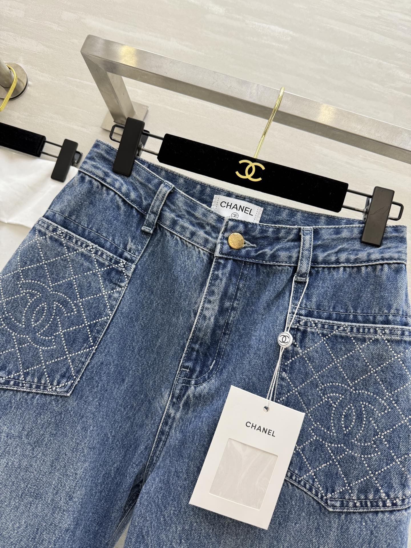 #Chane♡²⁵秋冬新款 小香烫钻牛仔裤 无敌绝绝子的裤型 高温重工烫钻精致高级 高品质 现货来siz