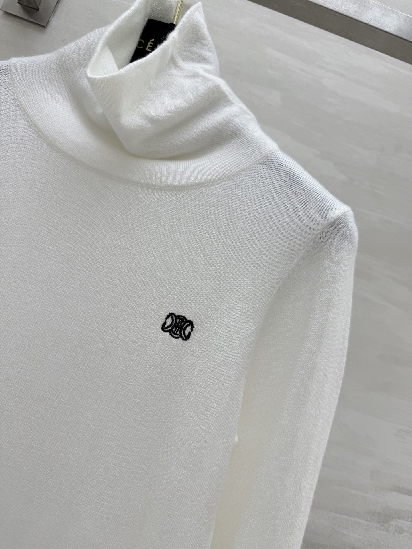 #Celin♡²⁵秋冬新款 logo刺绣🪡羊毛高领打底衫 高品质定制 现货来size：S/M/L（s码弹