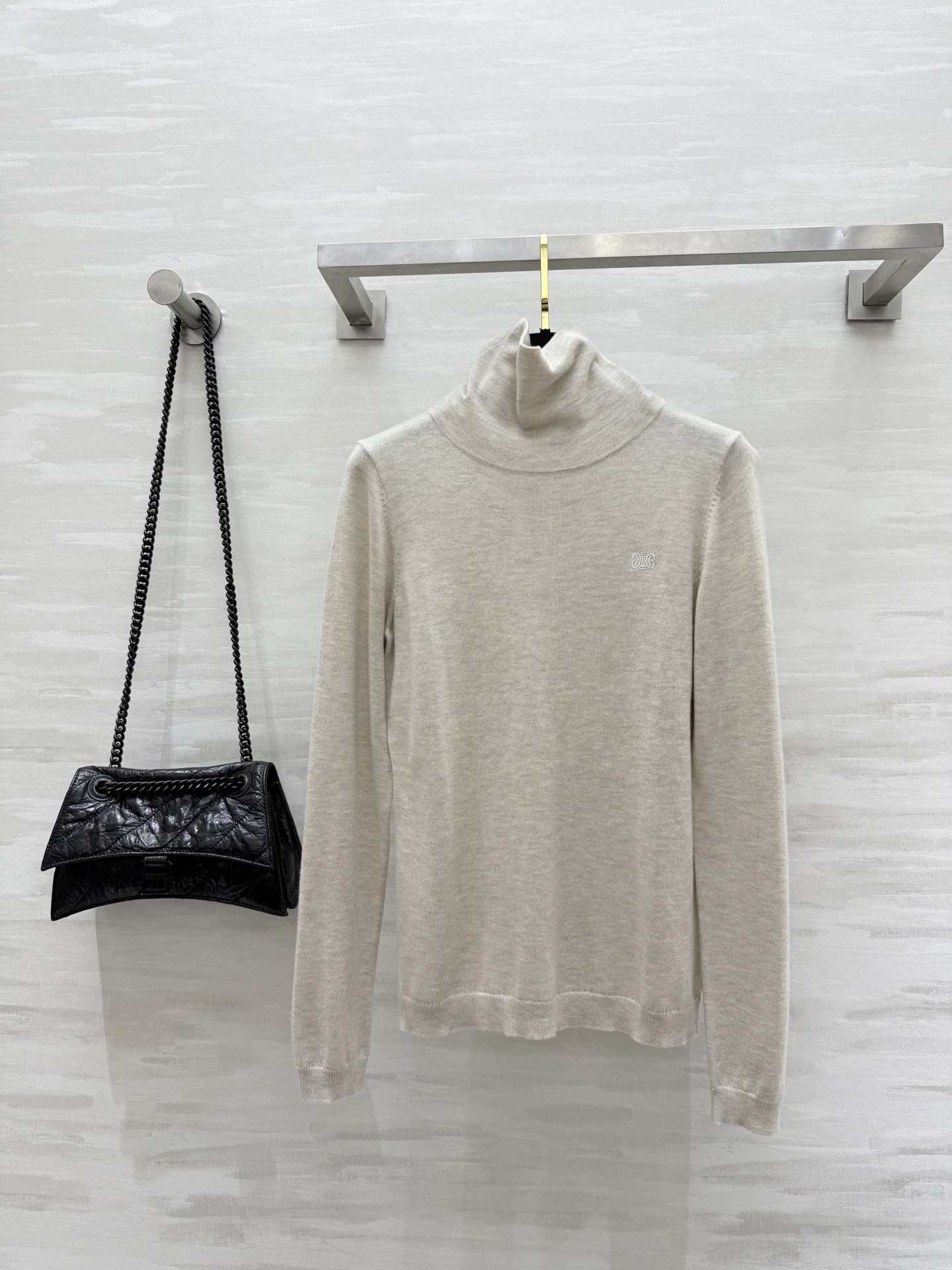 #Celin♡²⁵秋冬新款 logo刺绣🪡羊毛高领打底衫 高品质定制 现货来size：S/M/L（s码弹