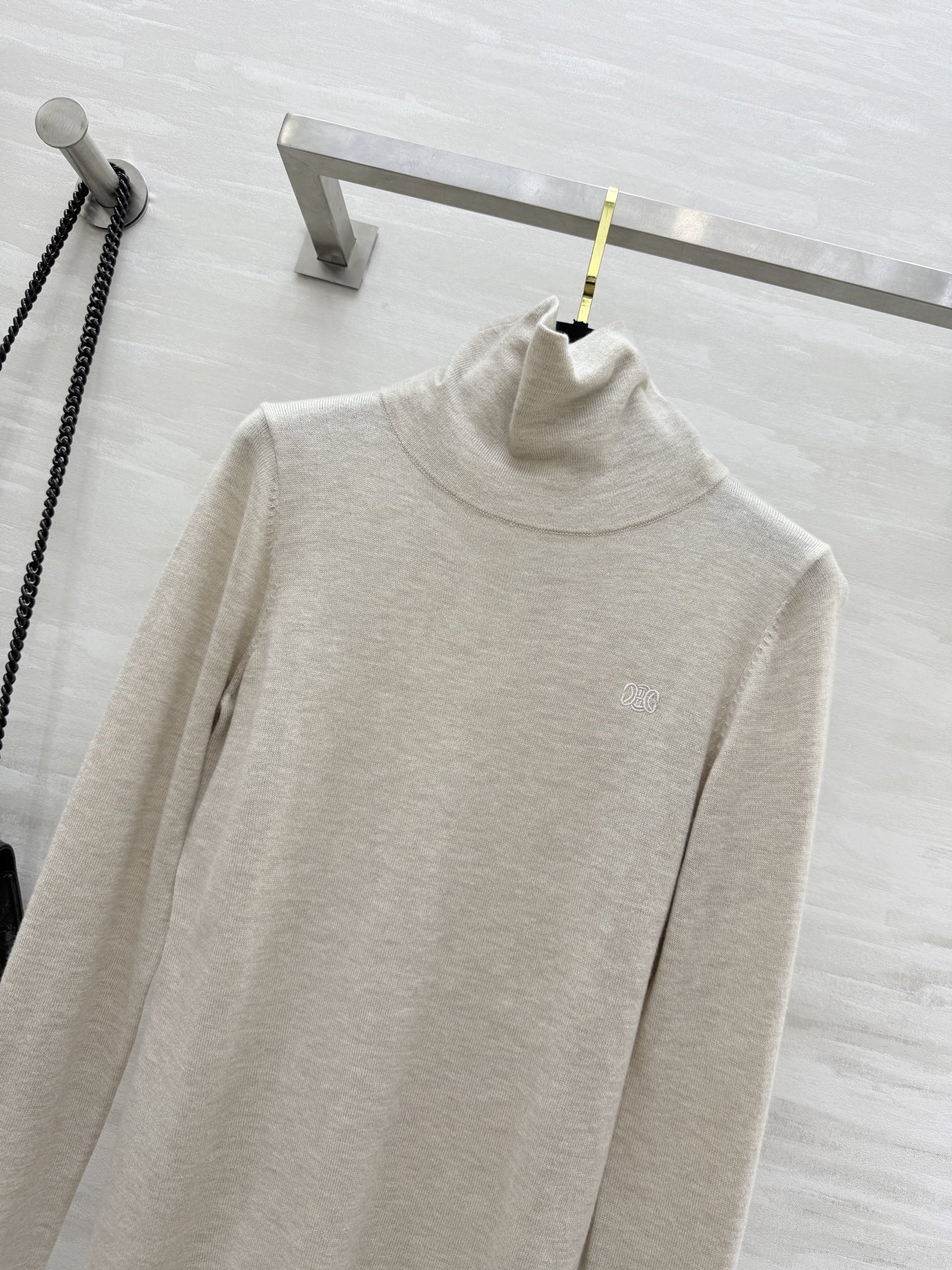 #Celin♡²⁵秋冬新款 logo刺绣🪡羊毛高领打底衫 高品质定制 现货来size：S/M/L（s码弹