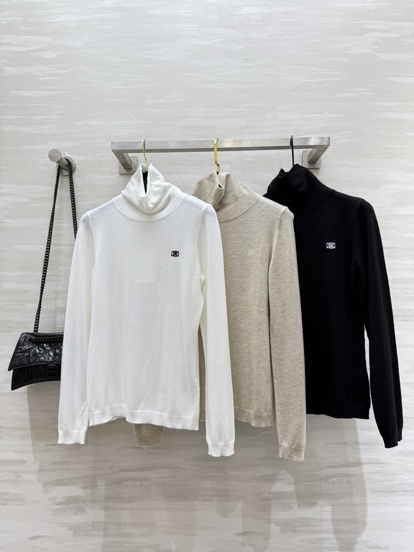 #Celin♡²⁵秋冬新款 logo刺绣🪡羊毛高领打底衫 高品质定制 现货来size：S/M/L（s码弹