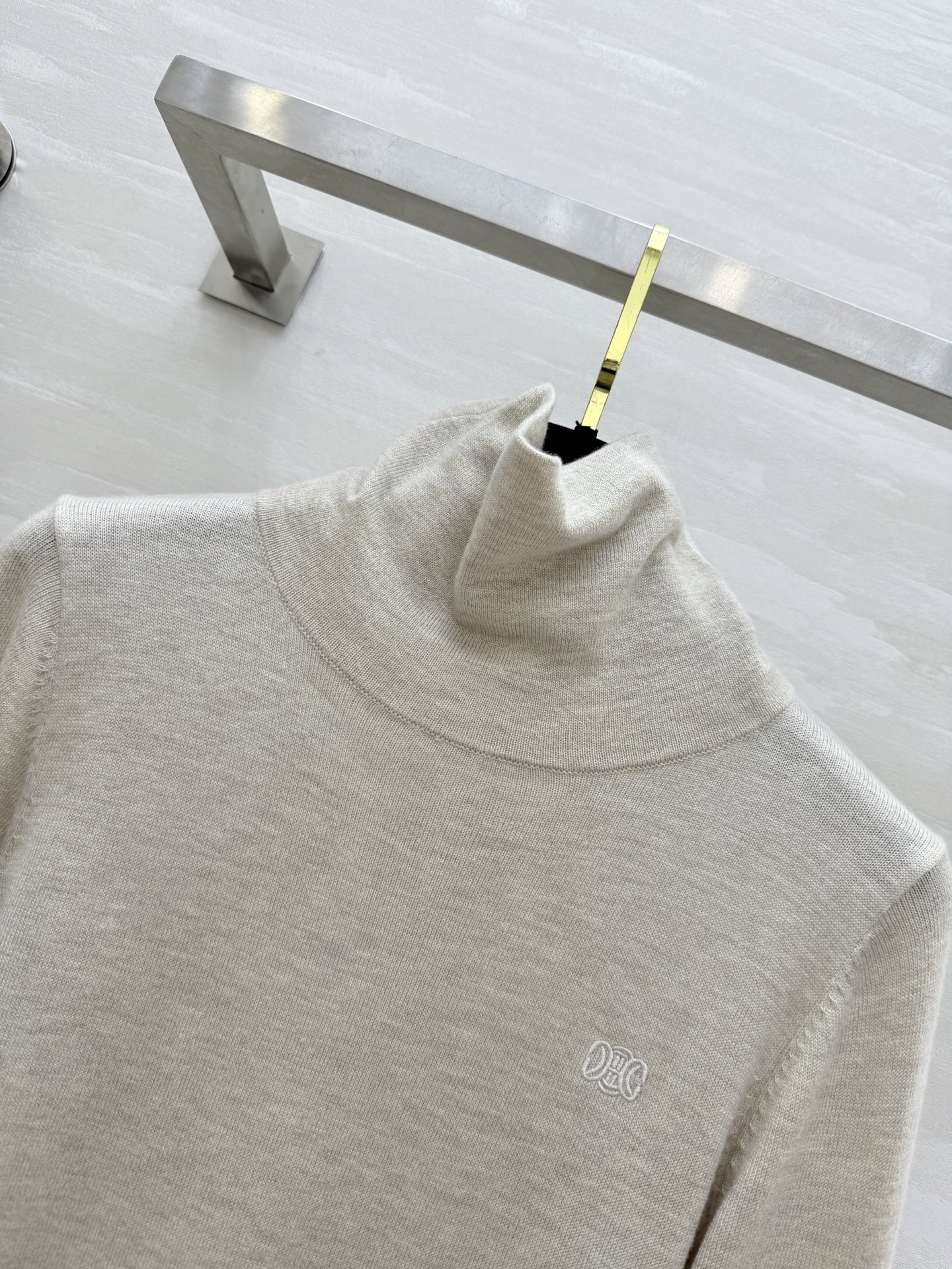 #Celin♡²⁵秋冬新款 logo刺绣🪡羊毛高领打底衫 高品质定制 现货来size：S/M/L（s码弹