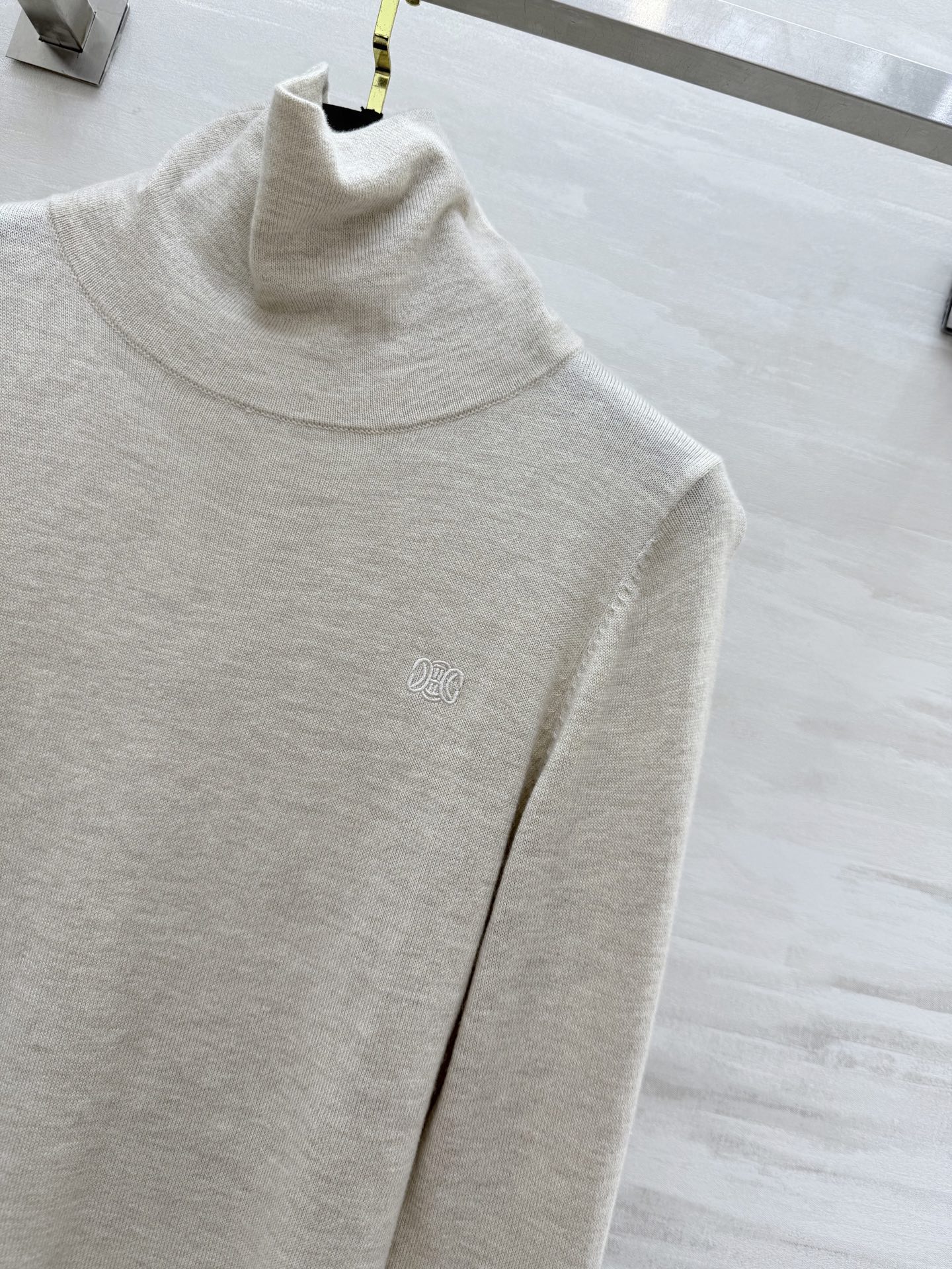 #Celin♡²⁵秋冬新款 logo刺绣🪡羊毛高领打底衫 高品质定制 现货来size：S/M/L（s码弹