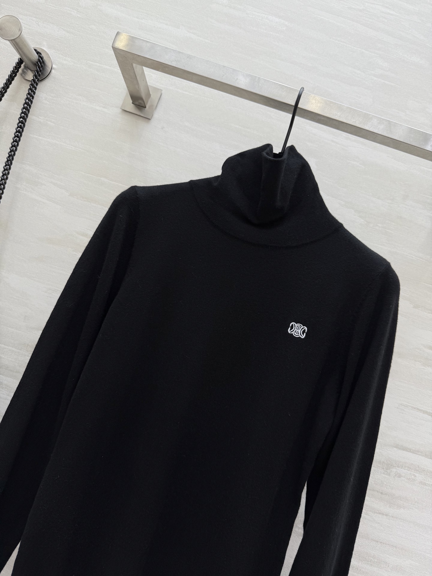 #Celin♡²⁵秋冬新款 logo刺绣🪡羊毛高领打底衫 高品质定制 现货来size：S/M/L（s码弹