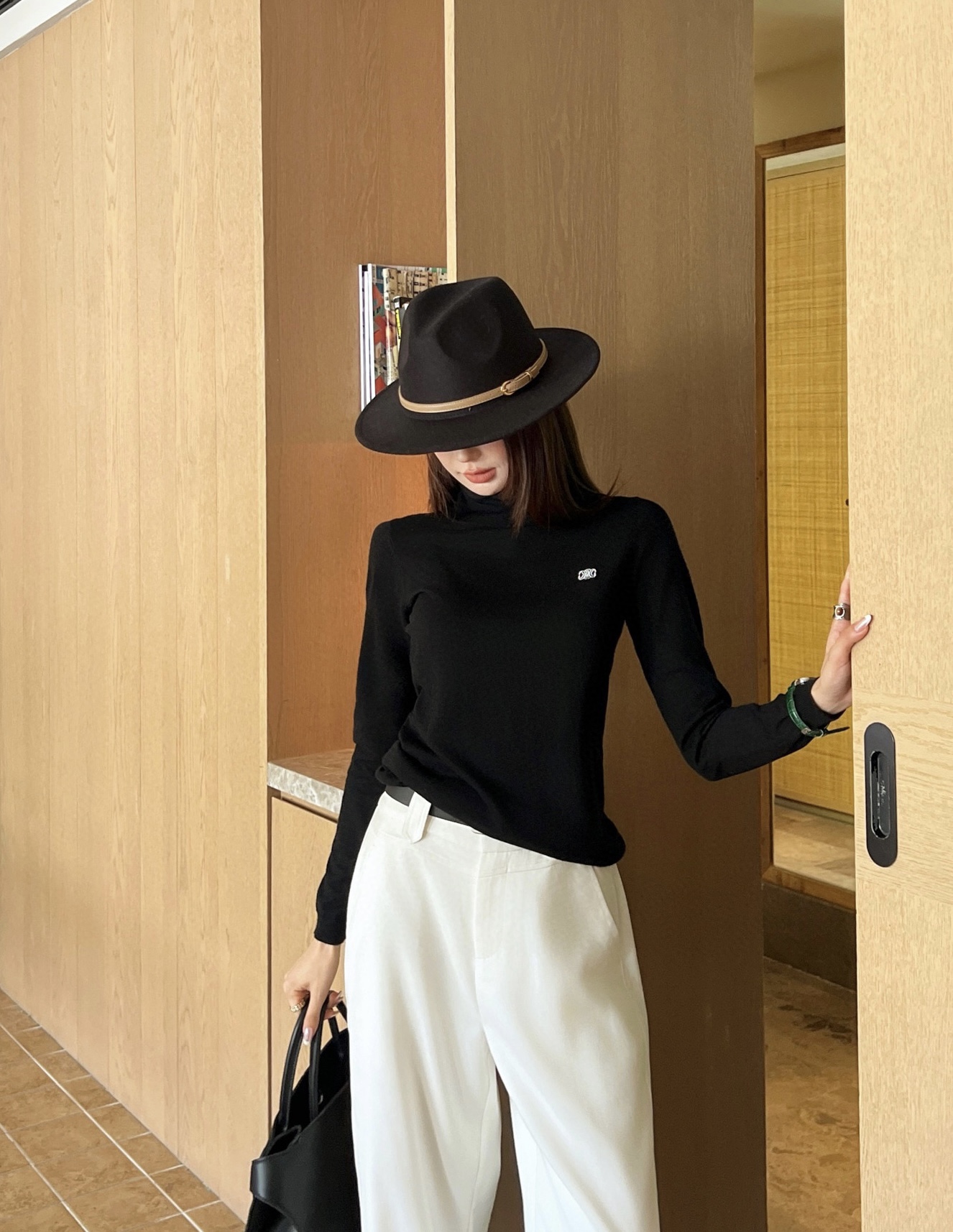 #Celin♡²⁵秋冬新款 logo刺绣🪡羊毛高领打底衫 高品质定制 现货来size：S/M/L（s码弹