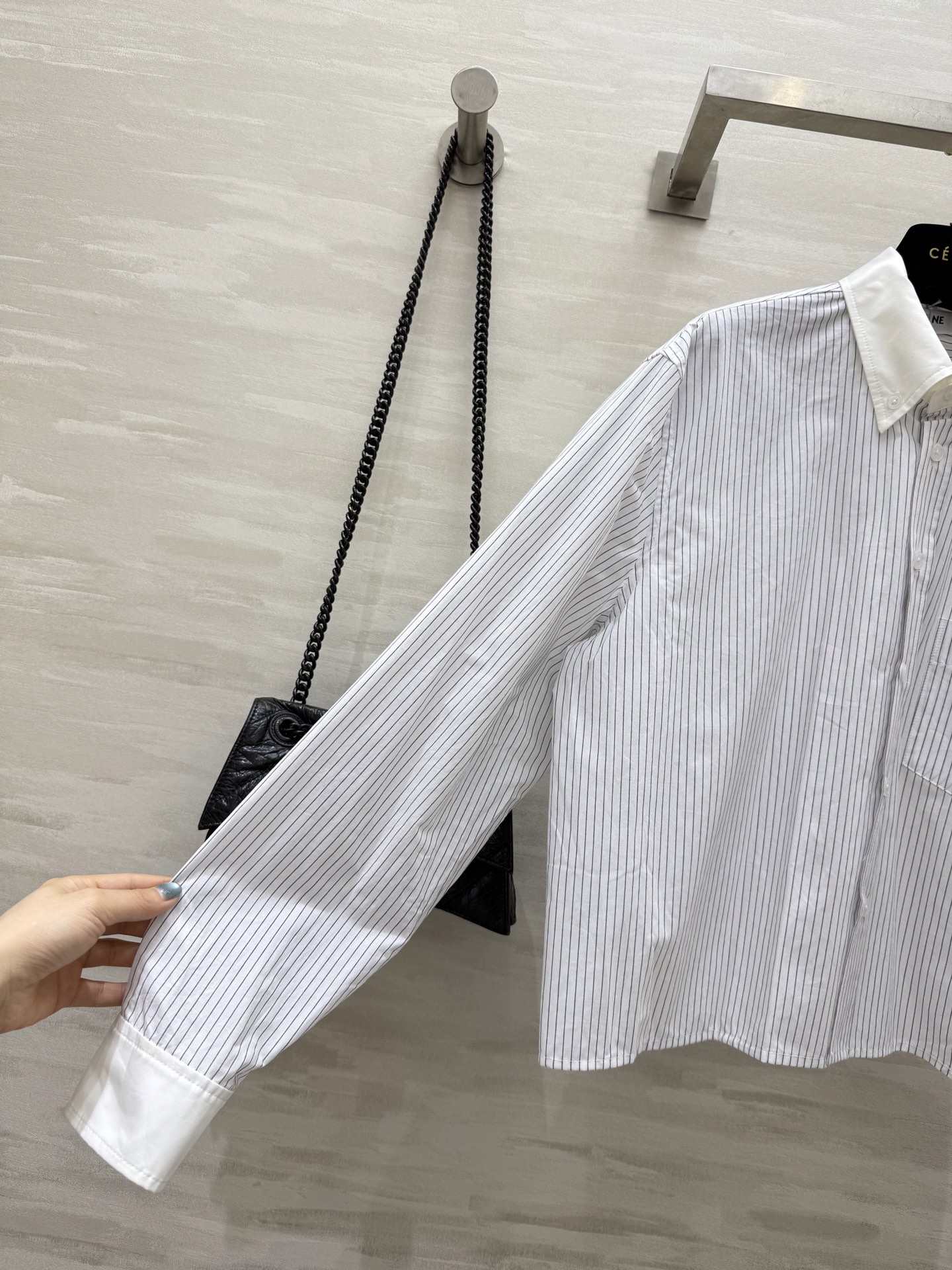 #Celin♡²⁵早秋新款 英伦风条纹竖条纹衬衣 高品质定制 现货首发size：S/M/L（s码肩宽：4