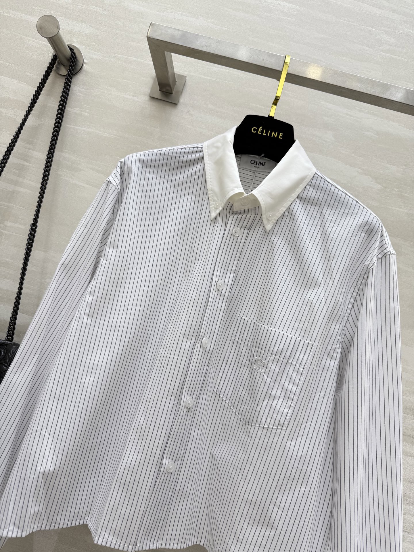 #Celin♡²⁵早秋新款 英伦风条纹竖条纹衬衣 高品质定制 现货首发size：S/M/L（s码肩宽：4