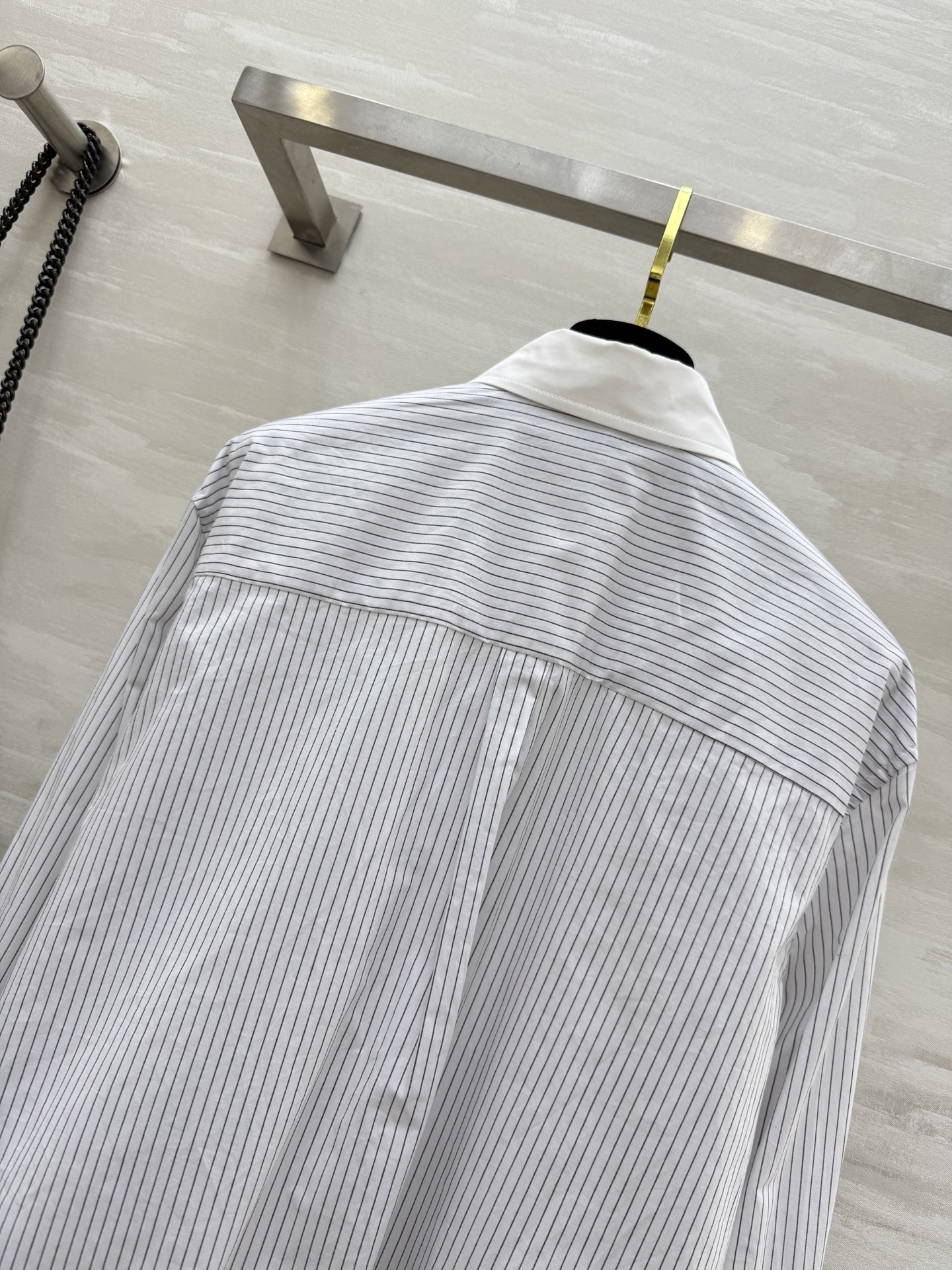 #Celin♡²⁵早秋新款 英伦风条纹竖条纹衬衣 高品质定制 现货首发size：S/M/L（s码肩宽：4