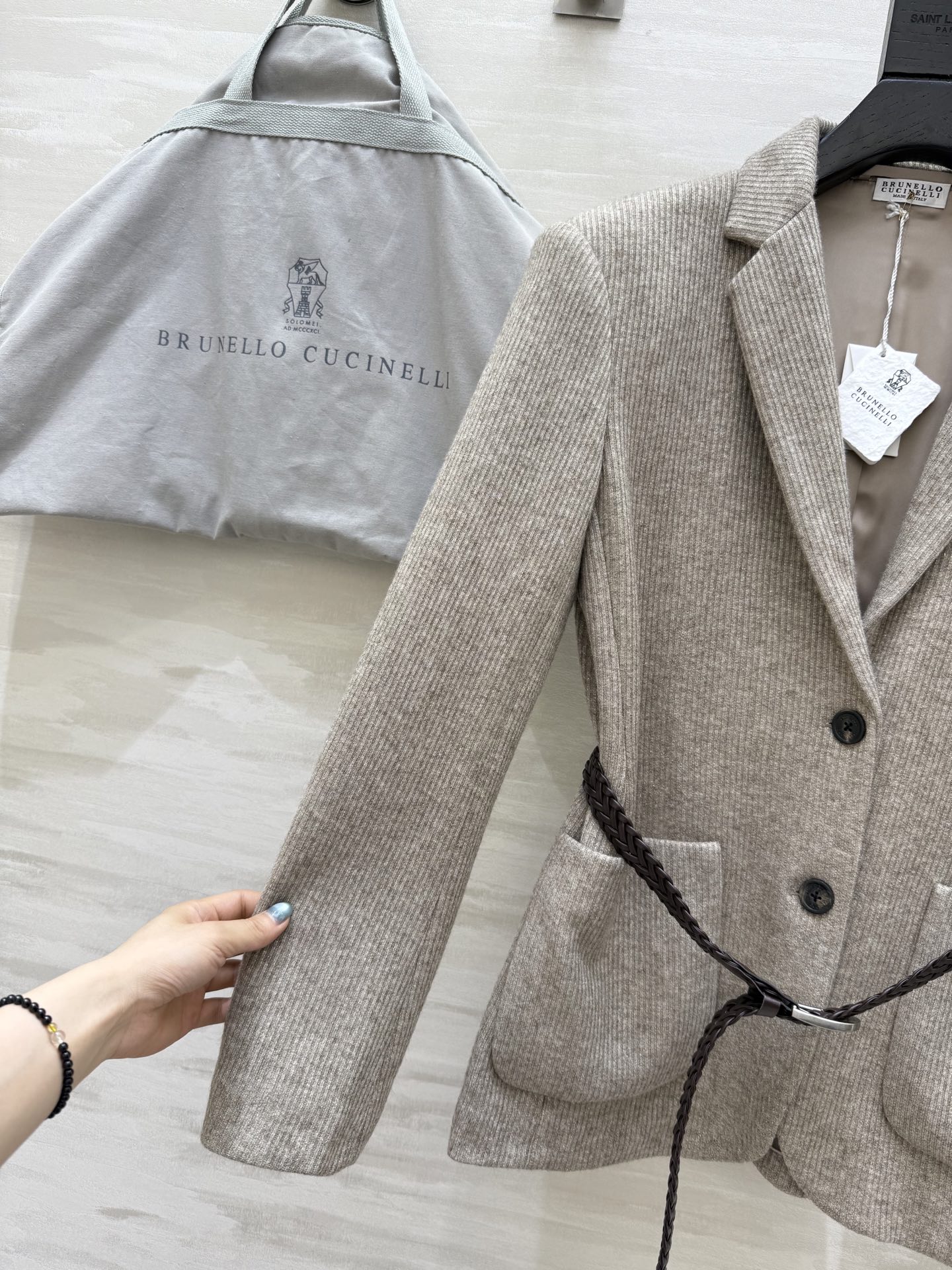 Brunellocucinell♡²⁵秋冬新款 针织🧶西装外套 干练简洁的裁剪让标准但又充满女人味的量感