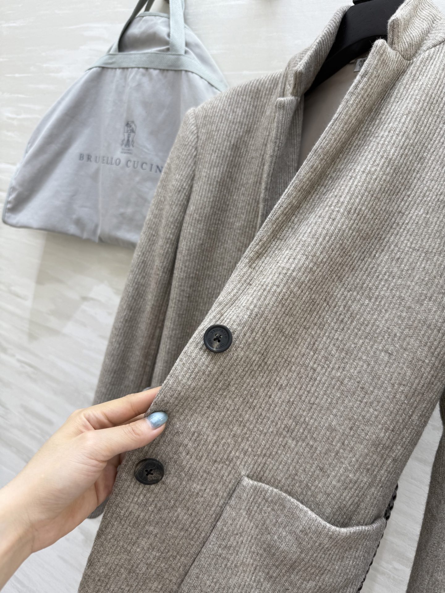 Brunellocucinell♡²⁵秋冬新款 针织🧶西装外套 干练简洁的裁剪让标准但又充满女人味的量感