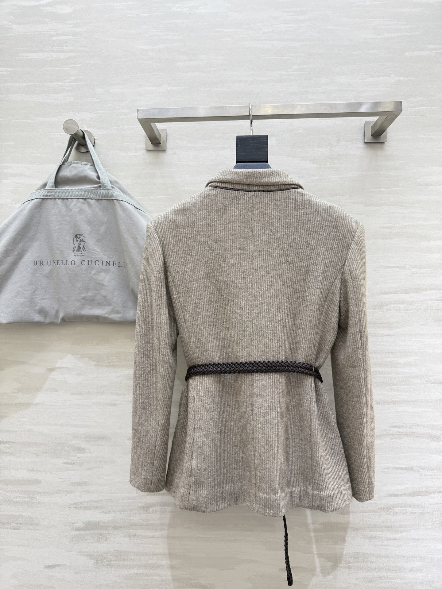 Brunellocucinell♡²⁵秋冬新款 针织🧶西装外套 干练简洁的裁剪让标准但又充满女人味的量感