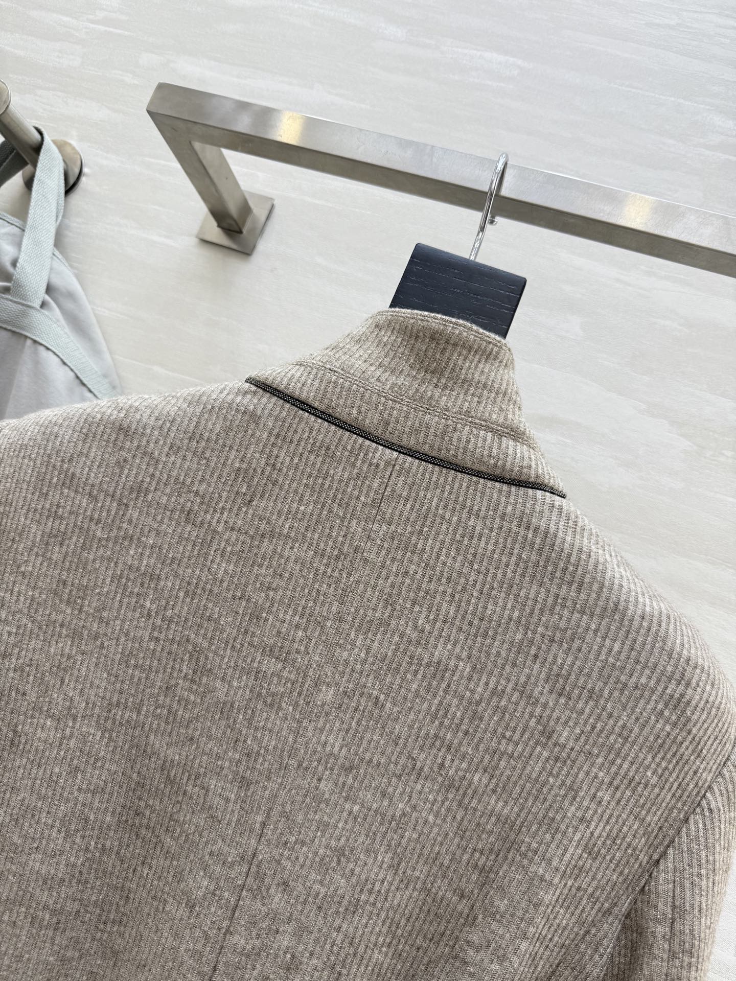 Brunellocucinell♡²⁵秋冬新款 针织🧶西装外套 干练简洁的裁剪让标准但又充满女人味的量感