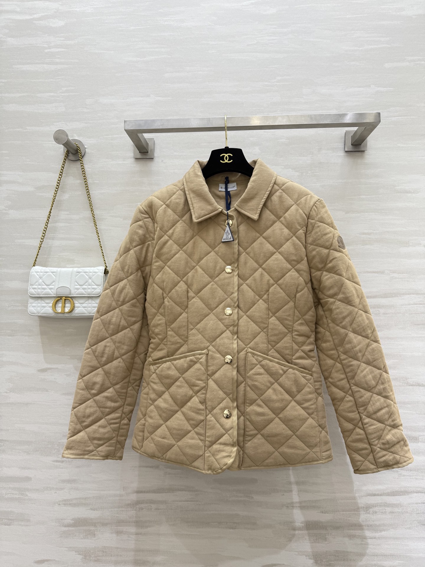 NO:507929,#Moncle autumn and winter new style linen cotton jacket, open mold custom hardware buttons exquisite and high-end old-fashioned linen outer layer, lightweight cotton clamp warm and comfortable, high quality, spot sizeS/M/L (size s size 40 shoulder width, bust 90, and garment length 60),, jackets & coats,alexander wang19860909#Moncle秋冬新款 亚麻夹棉外套 开模定制五金纽扣精致高级 老钱风亚麻外层 内里轻薄夹棉保暖舒适 高品质 现货来sizeS/M/L（s码肩宽40,胸围90,衣长60）,,jackets & coats,alexander wang,Women's clothing