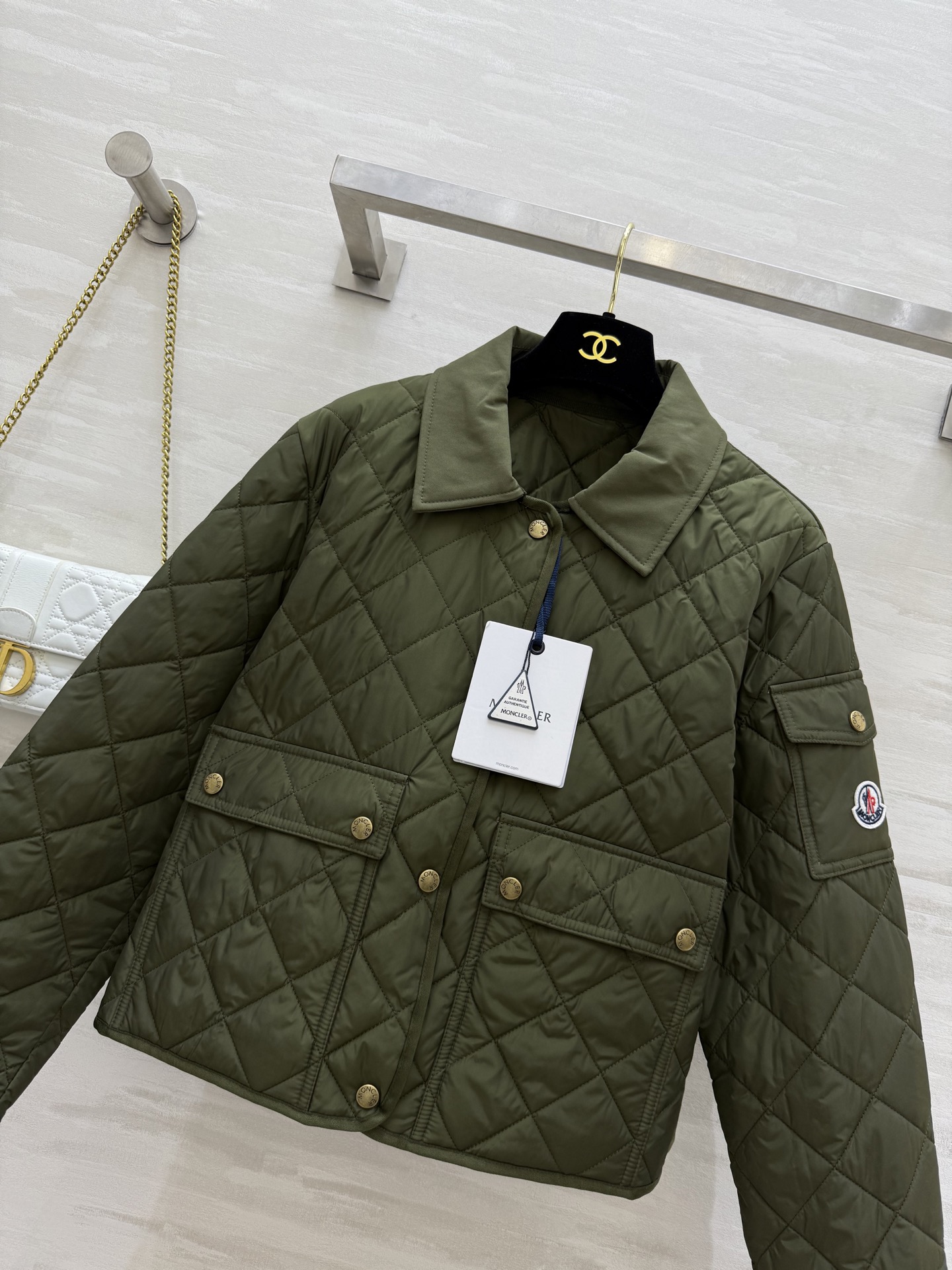 #Moncle♡²⁵秋冬新款 巴恩风短款夹棉外套 轻薄夹棉保暖舒适 高品质定制 现货首发size：S/M