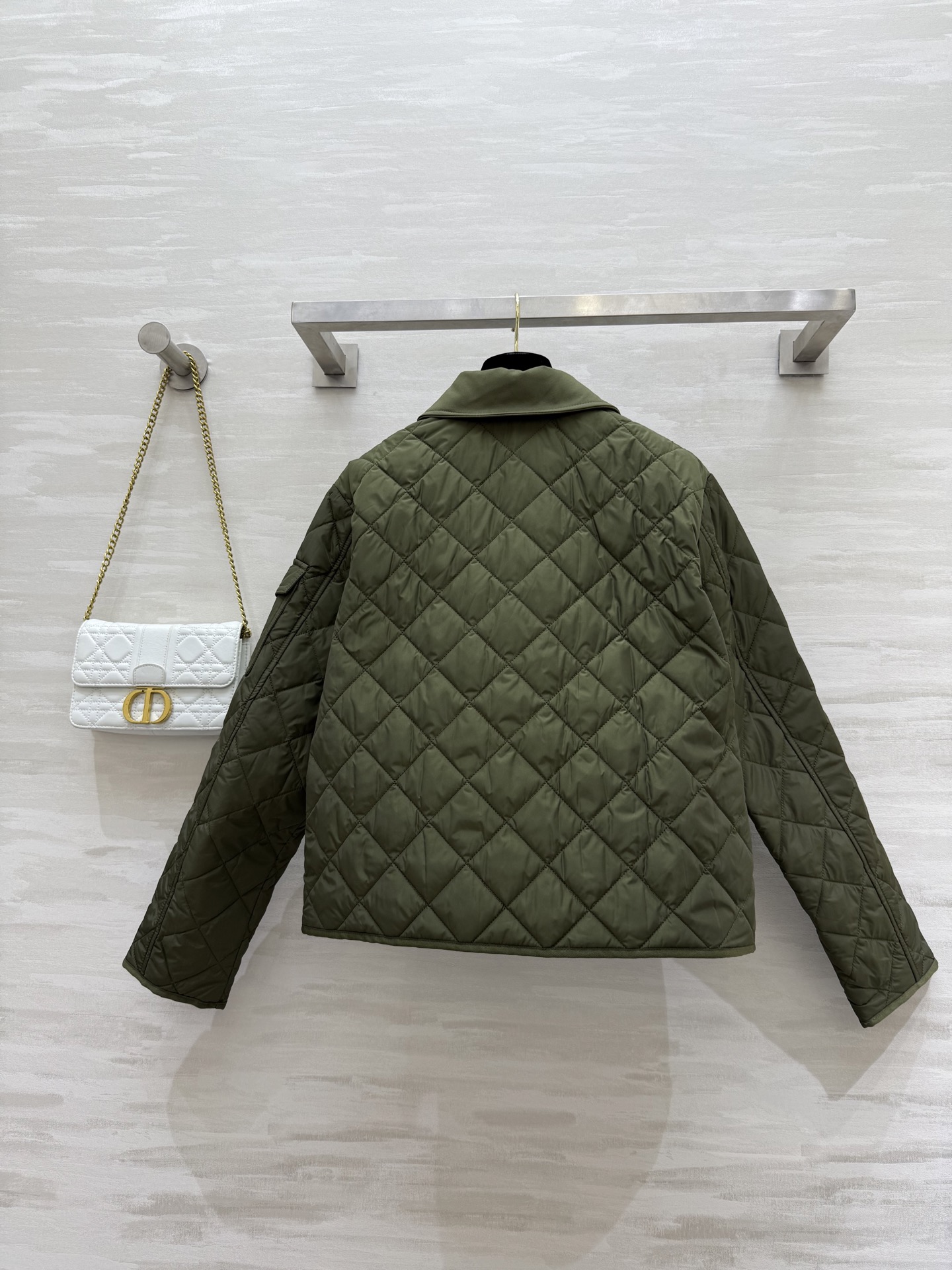 #Moncle♡²⁵秋冬新款 巴恩风短款夹棉外套 轻薄夹棉保暖舒适 高品质定制 现货首发size：S/M