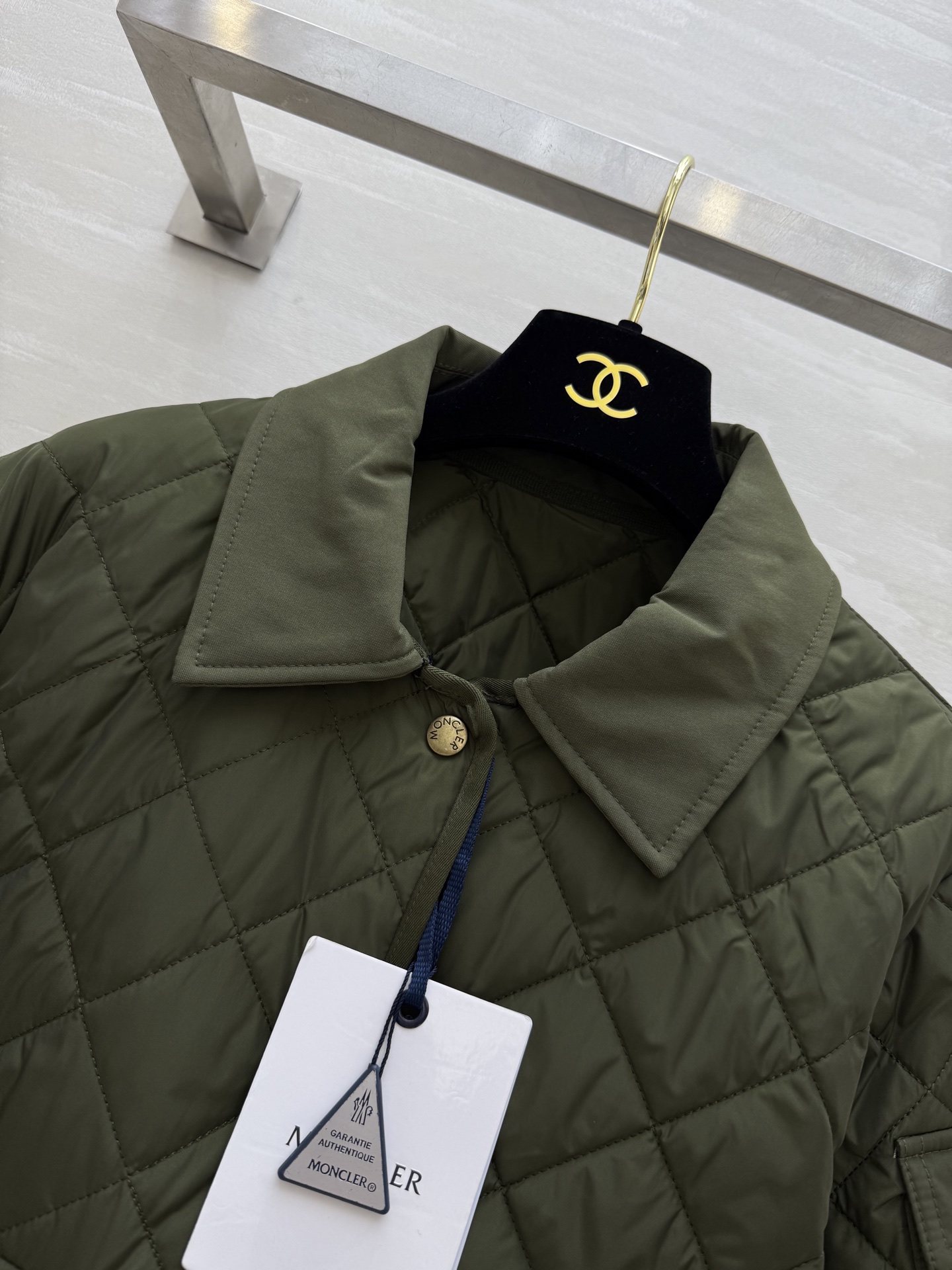 #Moncle♡²⁵秋冬新款 巴恩风短款夹棉外套 轻薄夹棉保暖舒适 高品质定制 现货首发size：S/M