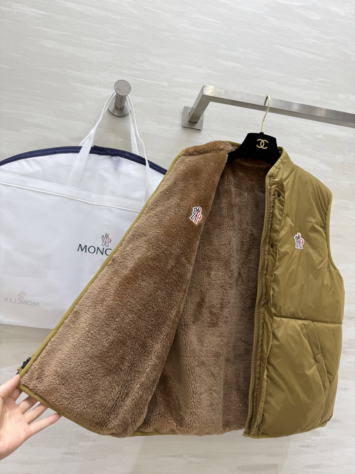 #Moncle♡²⁵秋冬新款 正反两穿羽绒马甲外套 内里90绒填充 高品质定制 现货首发size：S/M