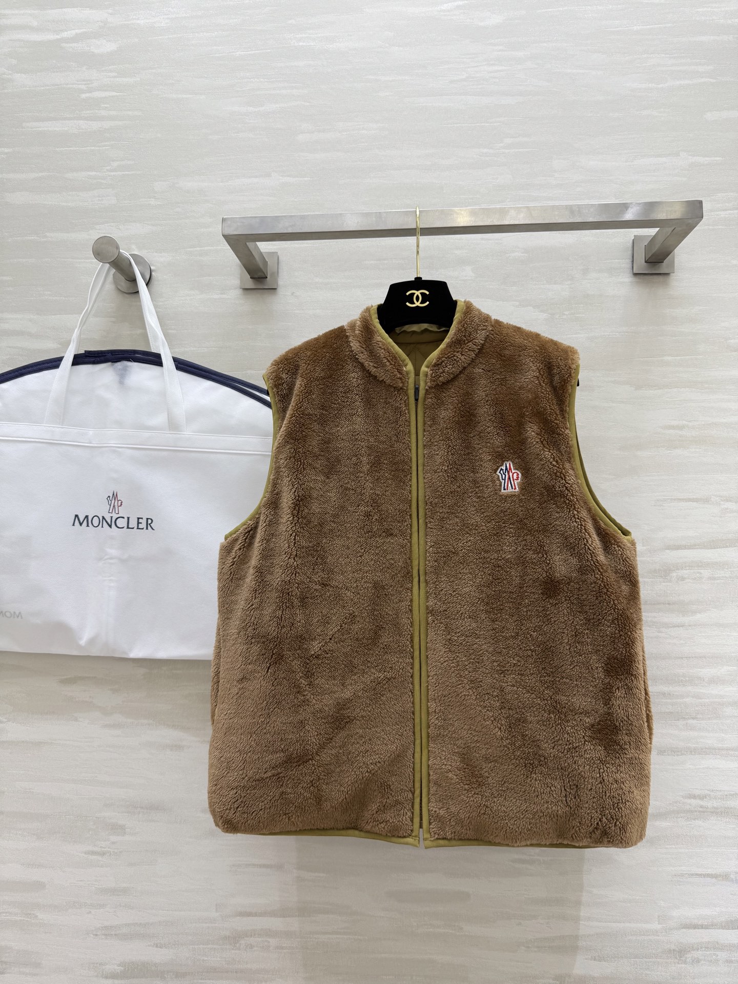 #Moncle♡²⁵秋冬新款 正反两穿羽绒马甲外套 内里90绒填充 高品质定制 现货首发size：S/M