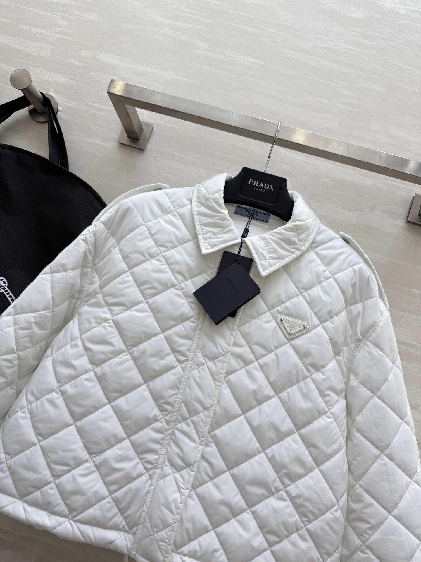 #Prad♡²⁵秋冬新款 菱格短款棉服 高品质定制 现货首发size：S/M/L（s码胸围：100，衣长