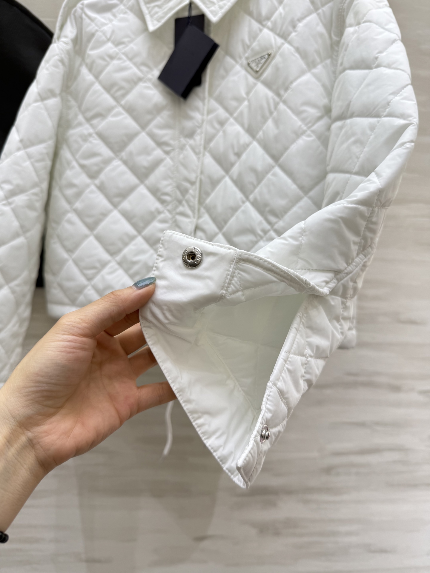 #Prad♡²⁵秋冬新款 菱格短款棉服 高品质定制 现货首发size：S/M/L（s码胸围：100，衣长