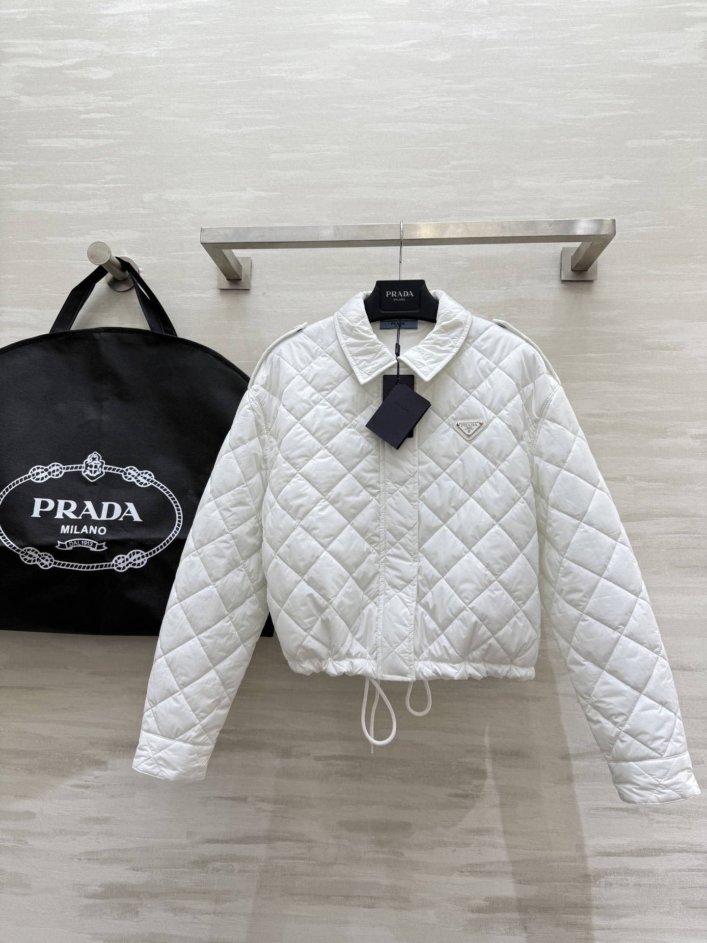 #Prad♡²⁵秋冬新款 菱格短款棉服 高品质定制 现货首发size：S/M/L（s码胸围：100，衣长