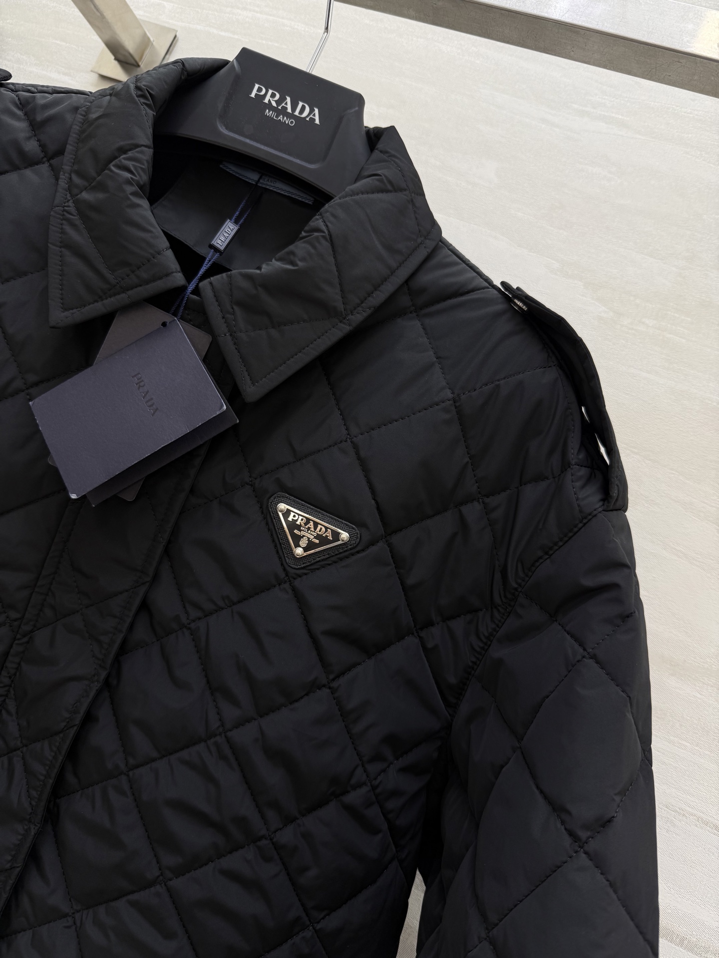 #Prad♡²⁵秋冬新款 菱格短款棉服 高品质定制 现货首发size：S/M/L（s码胸围：100，衣长