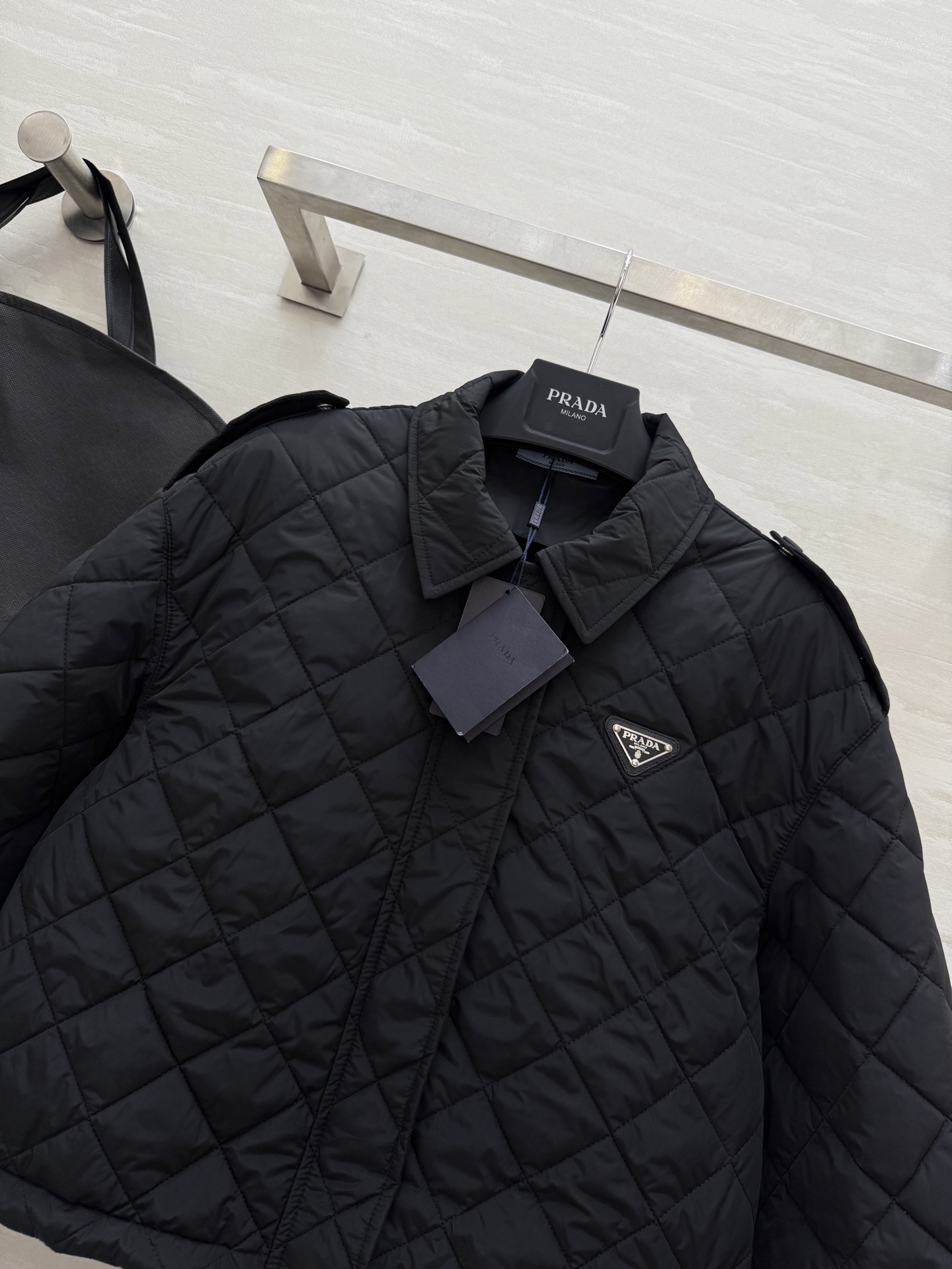 #Prad♡²⁵秋冬新款 菱格短款棉服 高品质定制 现货首发size：S/M/L（s码胸围：100，衣长