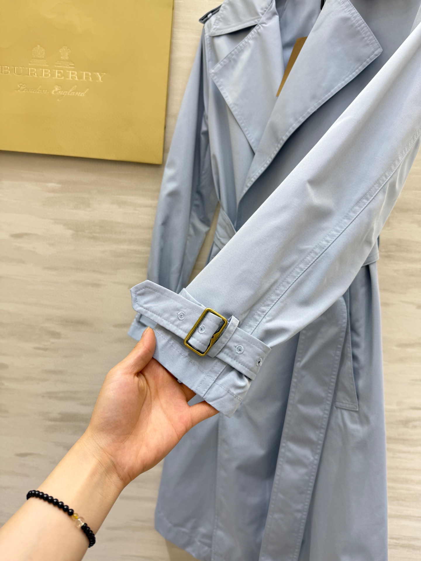 #Burberr♡²⁵雾霾蓝中长款风衣外套 高品质定制 现货来size：S/M/L（s码胸围：108，衣