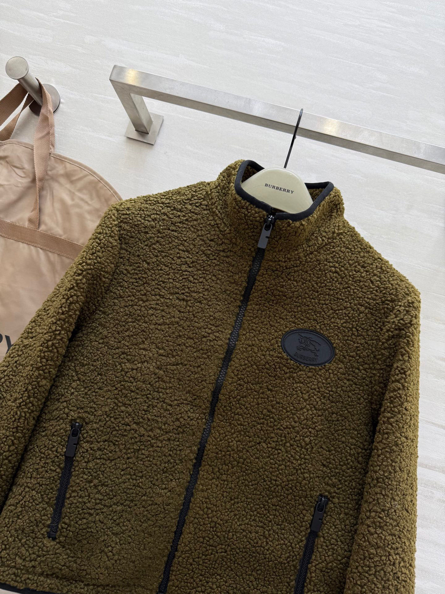 #Burberr♡²⁵秋冬新款泰迪熊毛绒外套 高品质定制 现货来size：S/M/L（s码胸围：100，