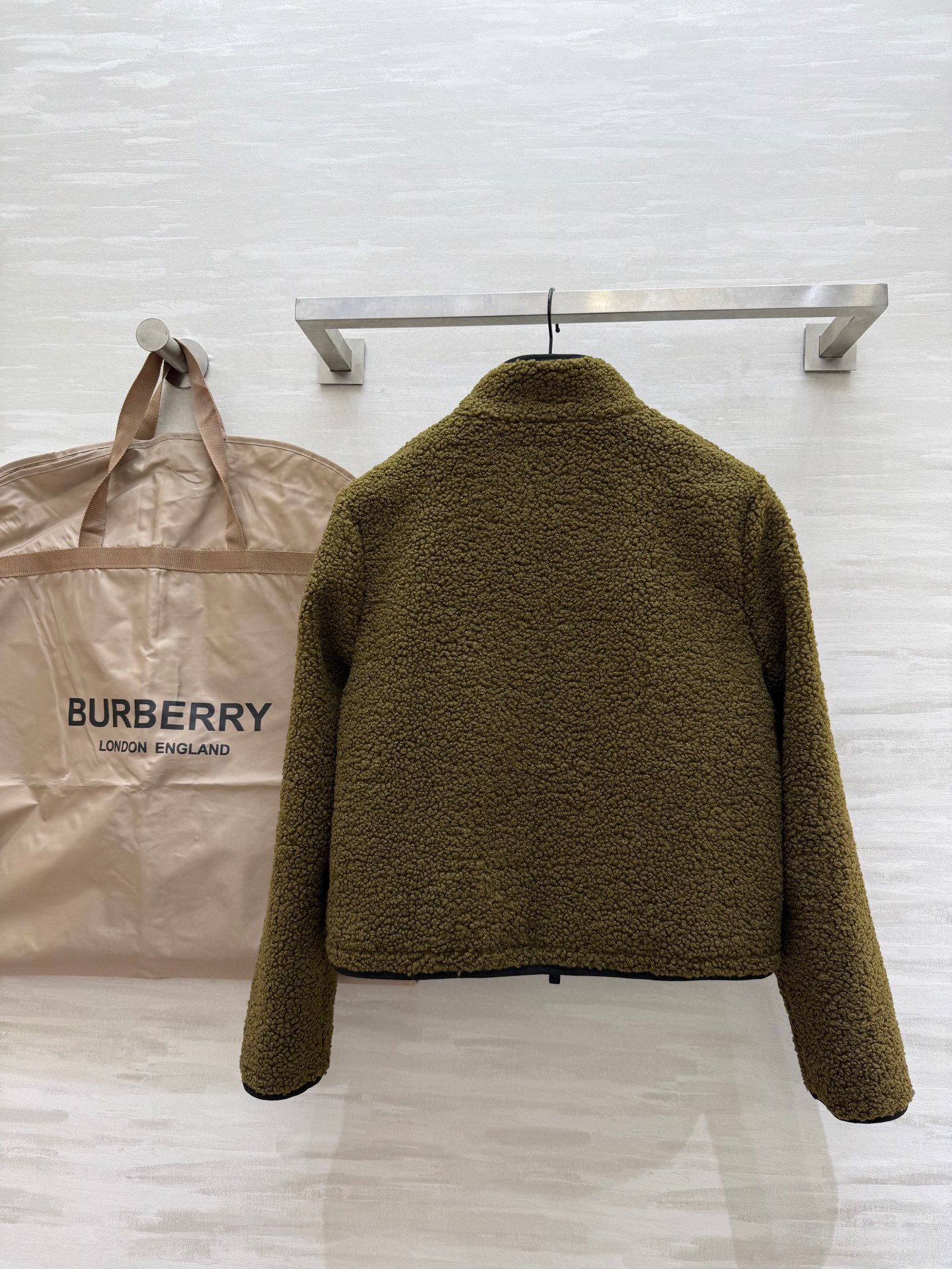 #Burberr♡²⁵秋冬新款泰迪熊毛绒外套 高品质定制 现货来size：S/M/L（s码胸围：100，