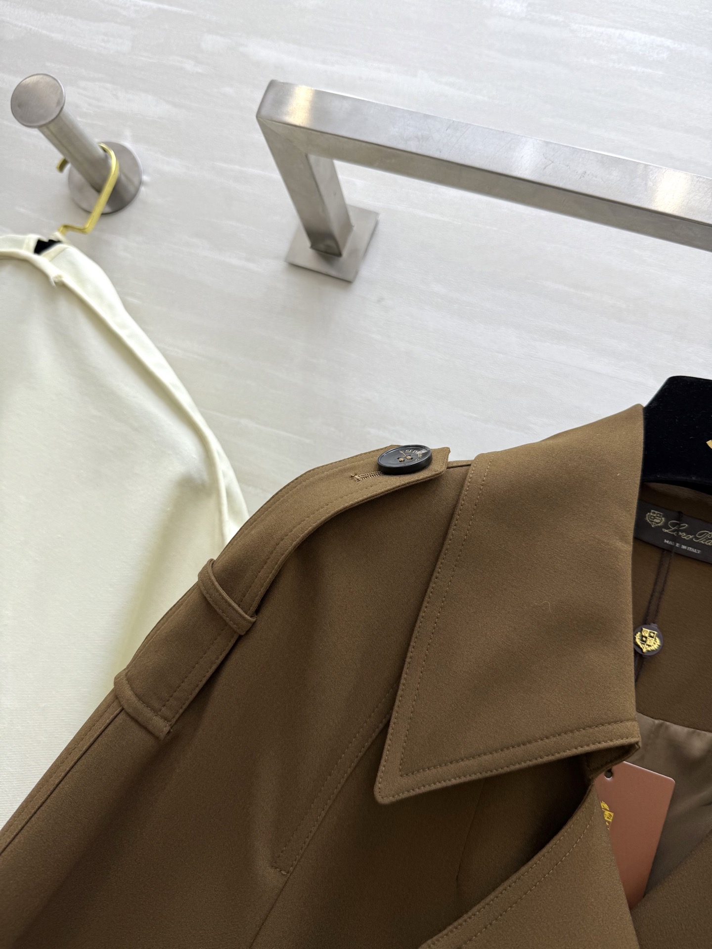 #lP🌹²⁵秋冬新款 极简绑带收腰翻领长款风衣外套 高品质定制 现货首发size：S/M/L/XL（M码