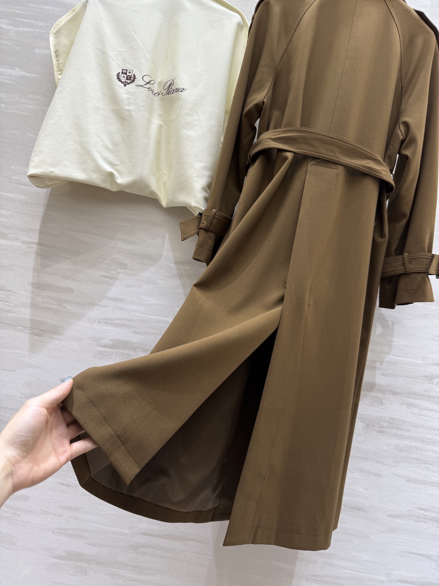 #lP🌹²⁵秋冬新款 极简绑带收腰翻领长款风衣外套 高品质定制 现货首发size：S/M/L/XL（M码