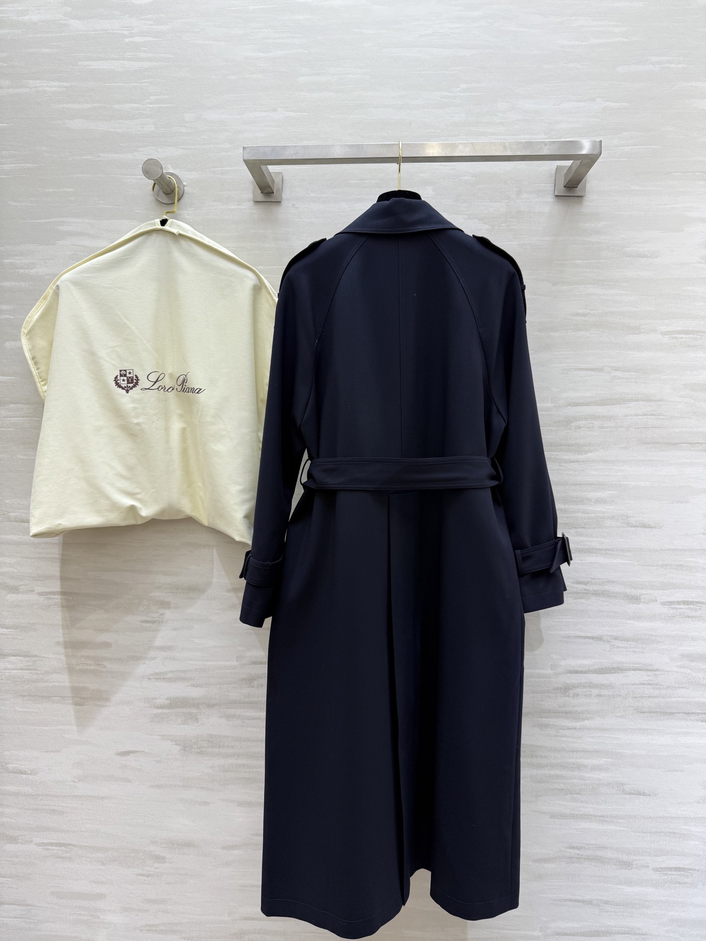 #lP🌹²⁵秋冬新款 极简绑带收腰翻领长款风衣外套 高品质定制 现货首发size：S/M/L/XL（M码